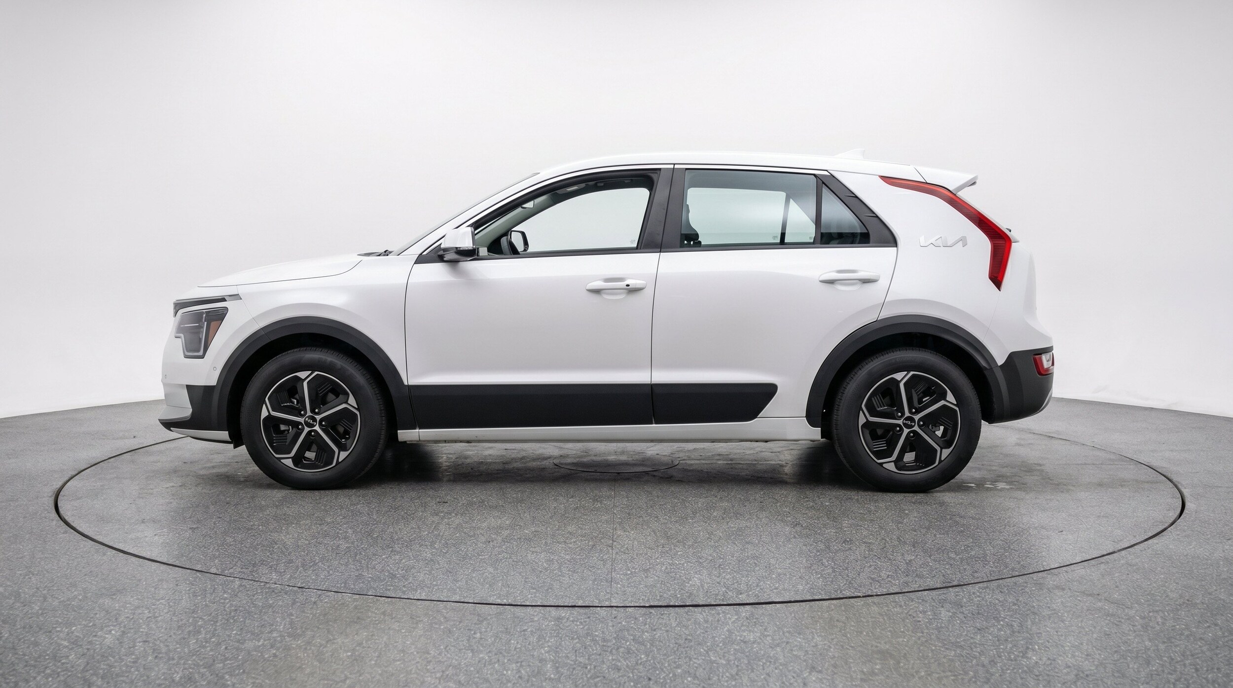 Thumbnail: 2026 Kia Niro - 5