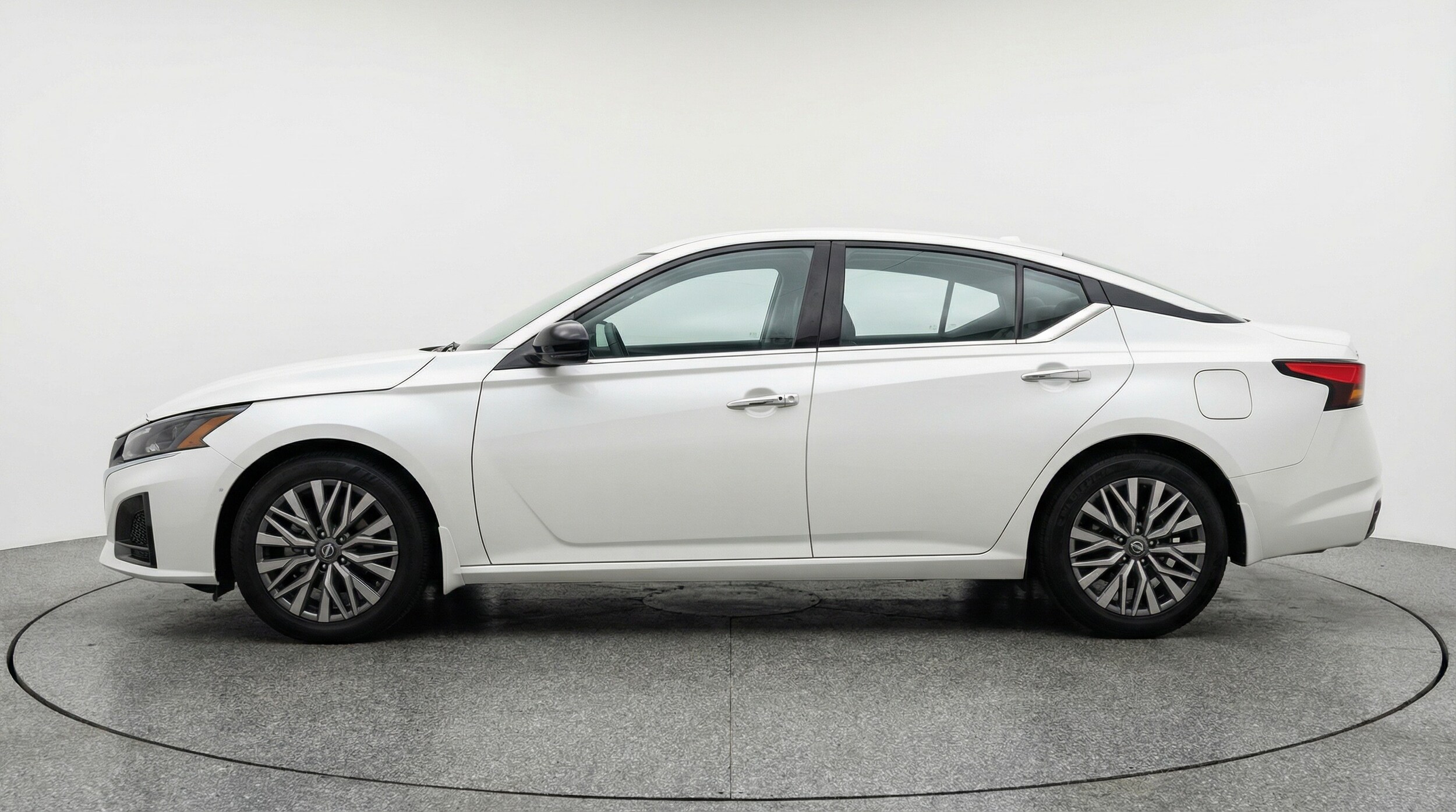 Thumbnail: 2025 Nissan Altima - 4