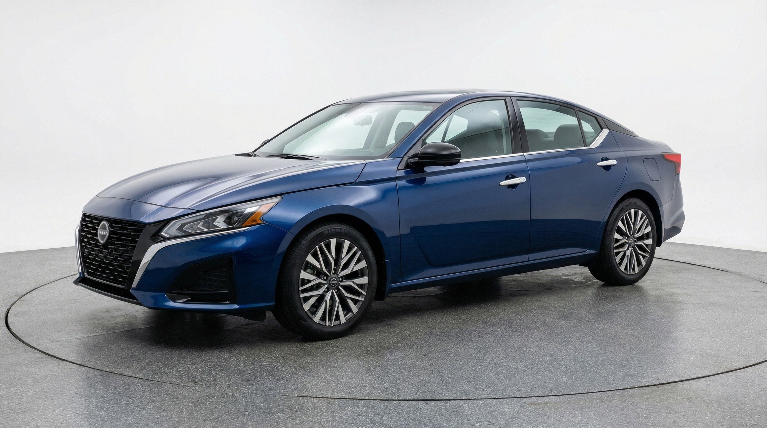 Thumbnail: 2025 Nissan Altima - 3