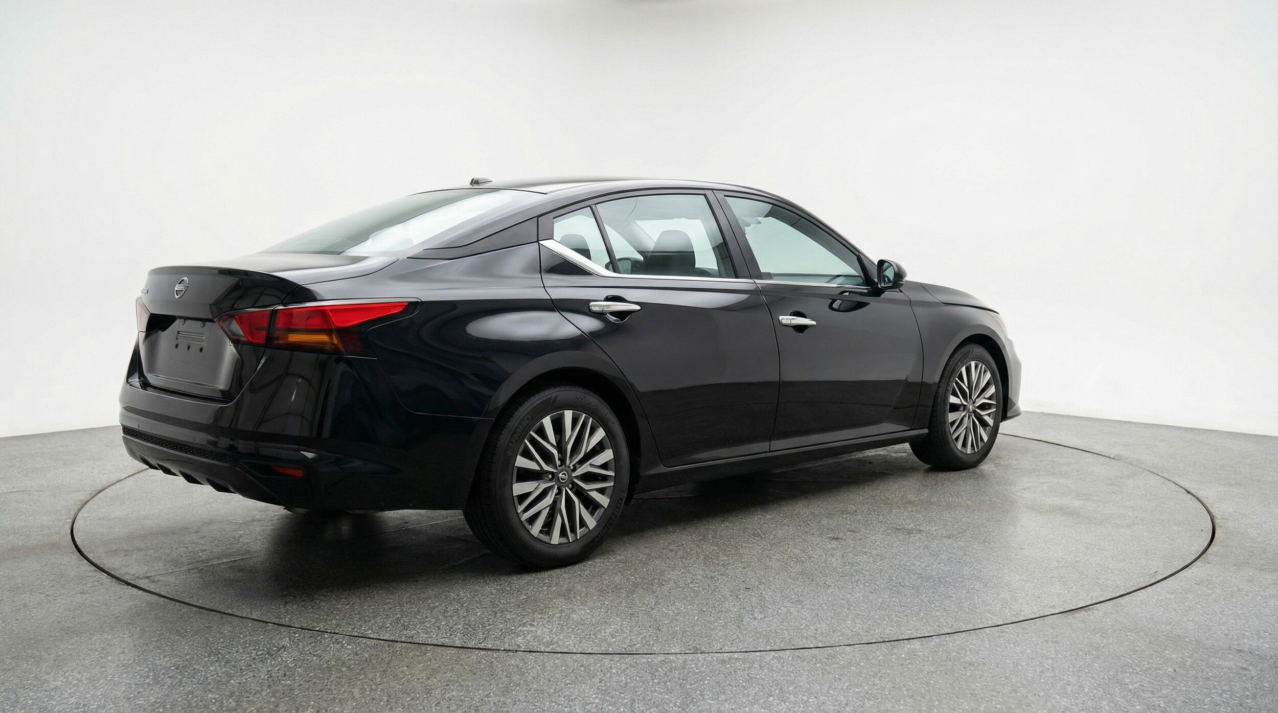 Thumbnail: 2025 Nissan Altima - 9