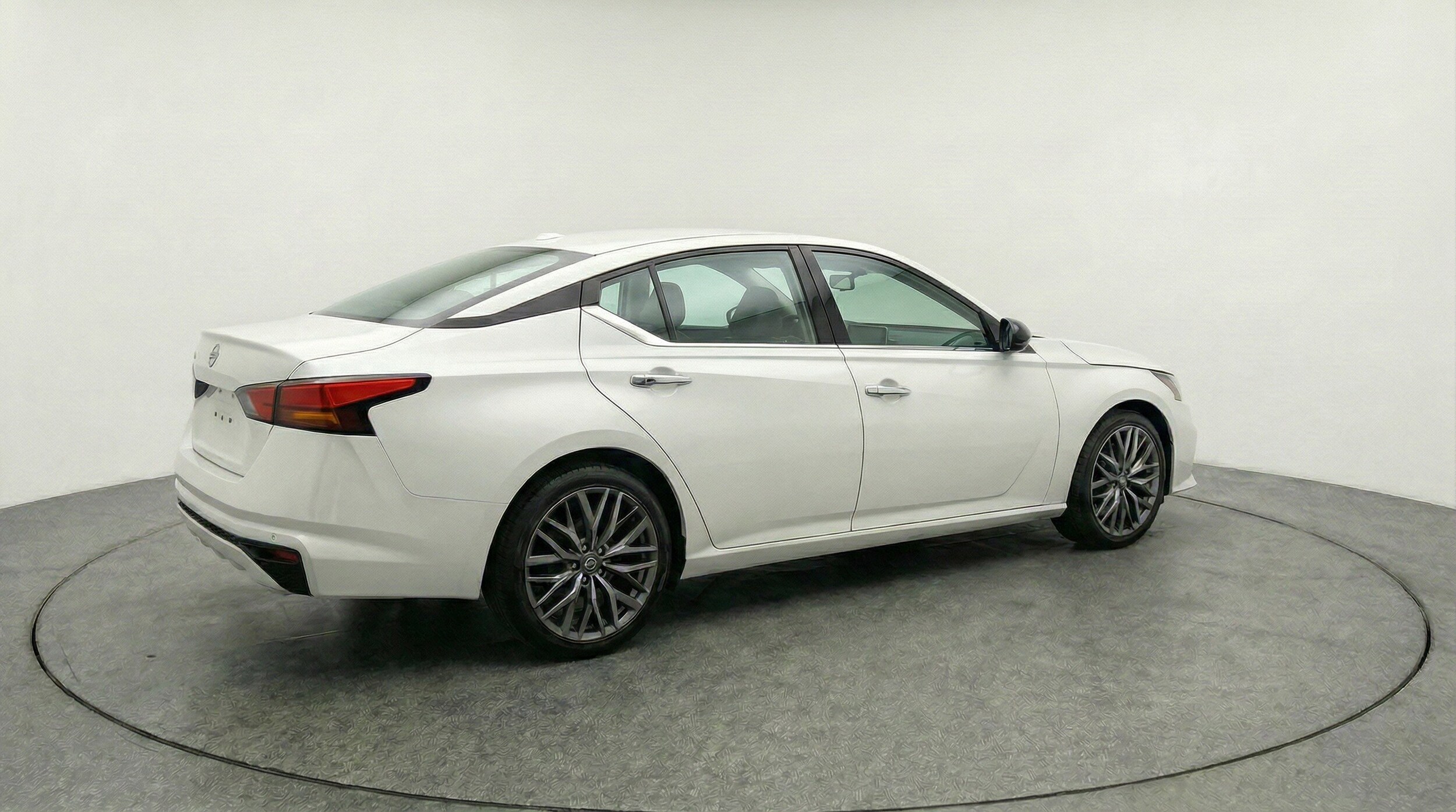 Thumbnail: 2025 Nissan Altima - 9