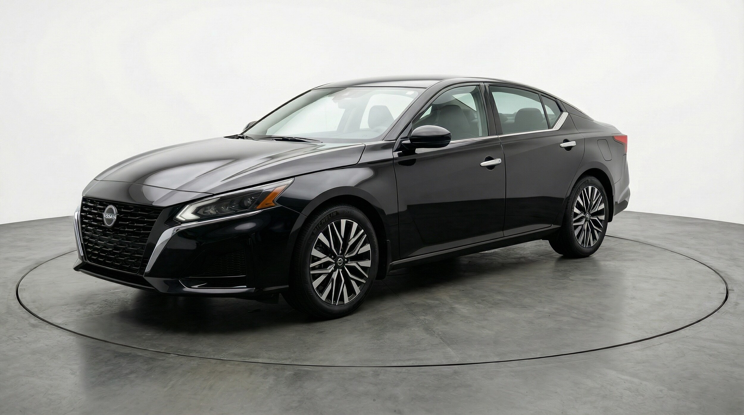 Thumbnail: 2025 Nissan Altima - 3