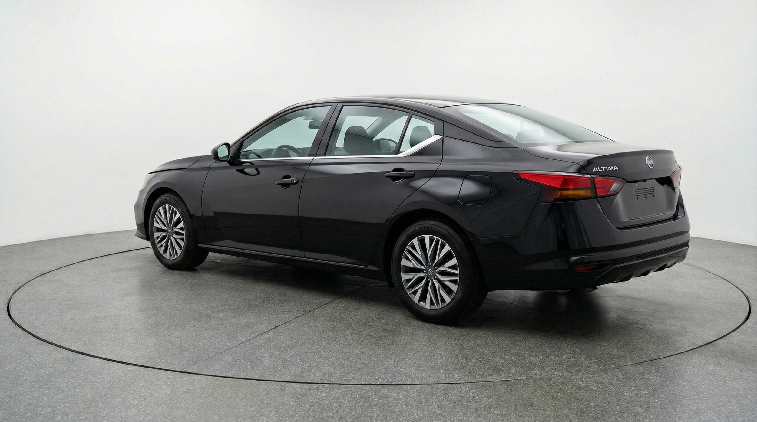 Thumbnail: 2025 Nissan Altima - 5