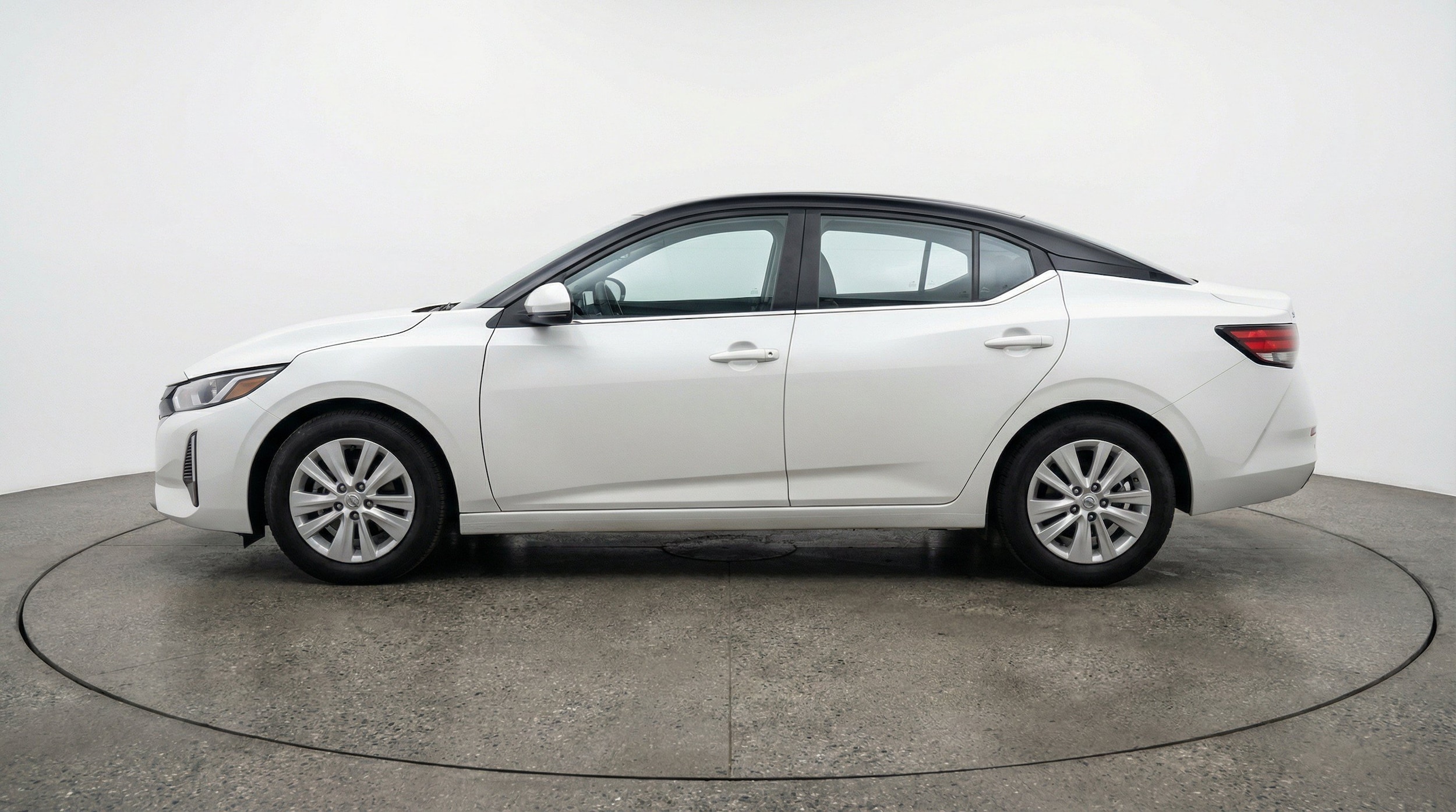 Thumbnail: 2025 Nissan Sentra - 5