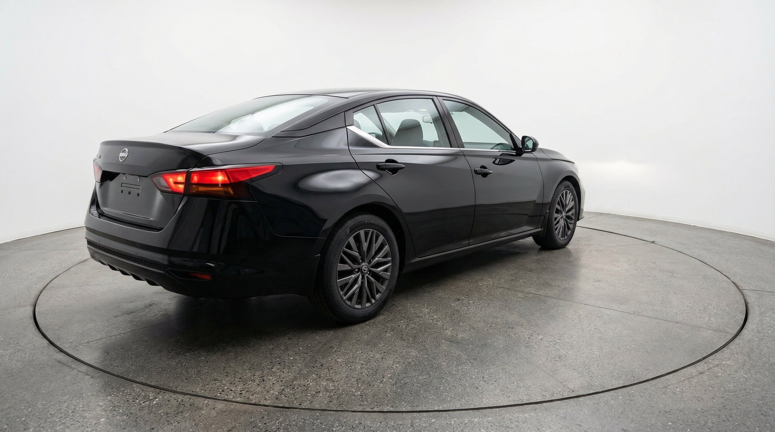 Thumbnail: 2025 Nissan Altima - 9
