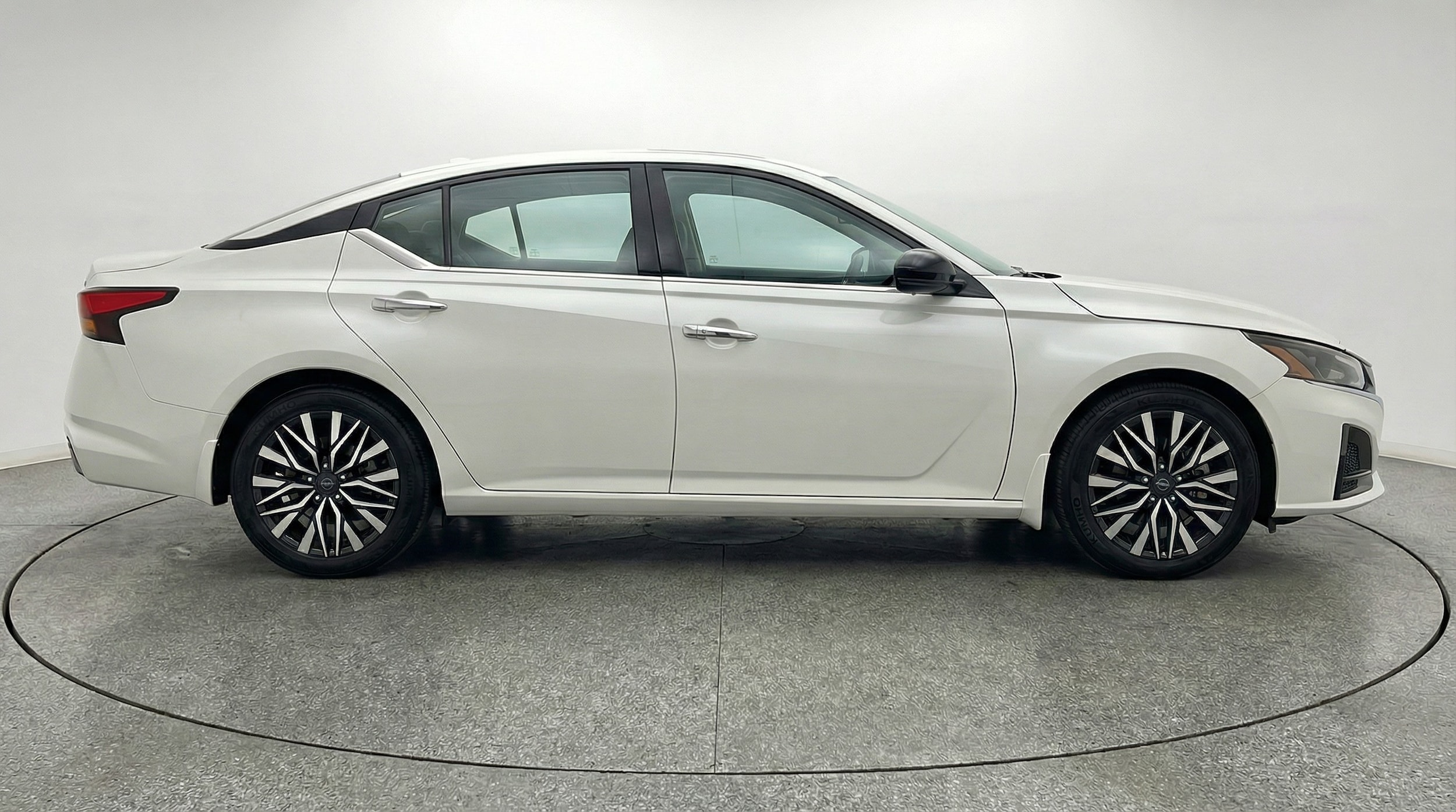 Thumbnail: 2025 Nissan Altima - 8