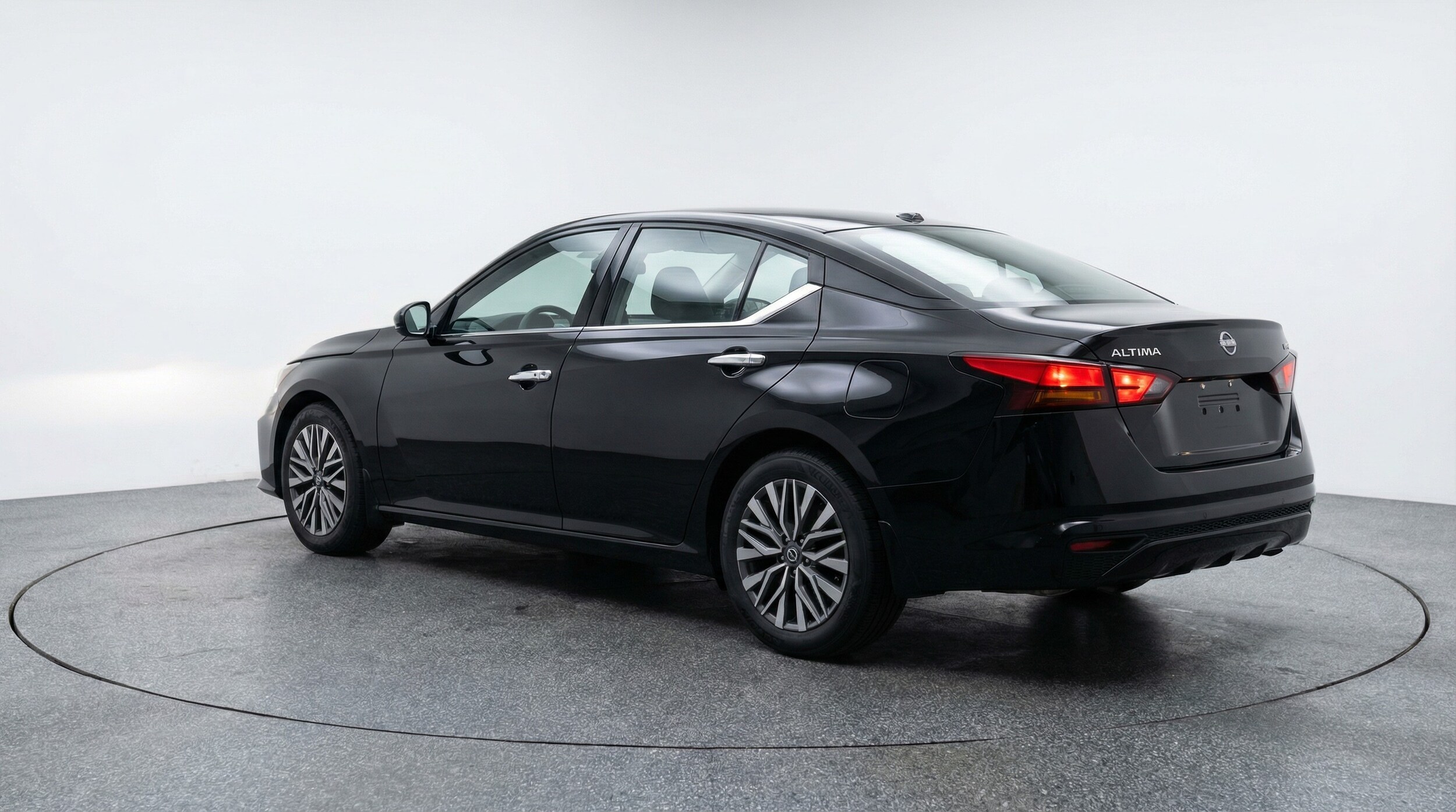 Thumbnail: 2025 Nissan Altima - 5