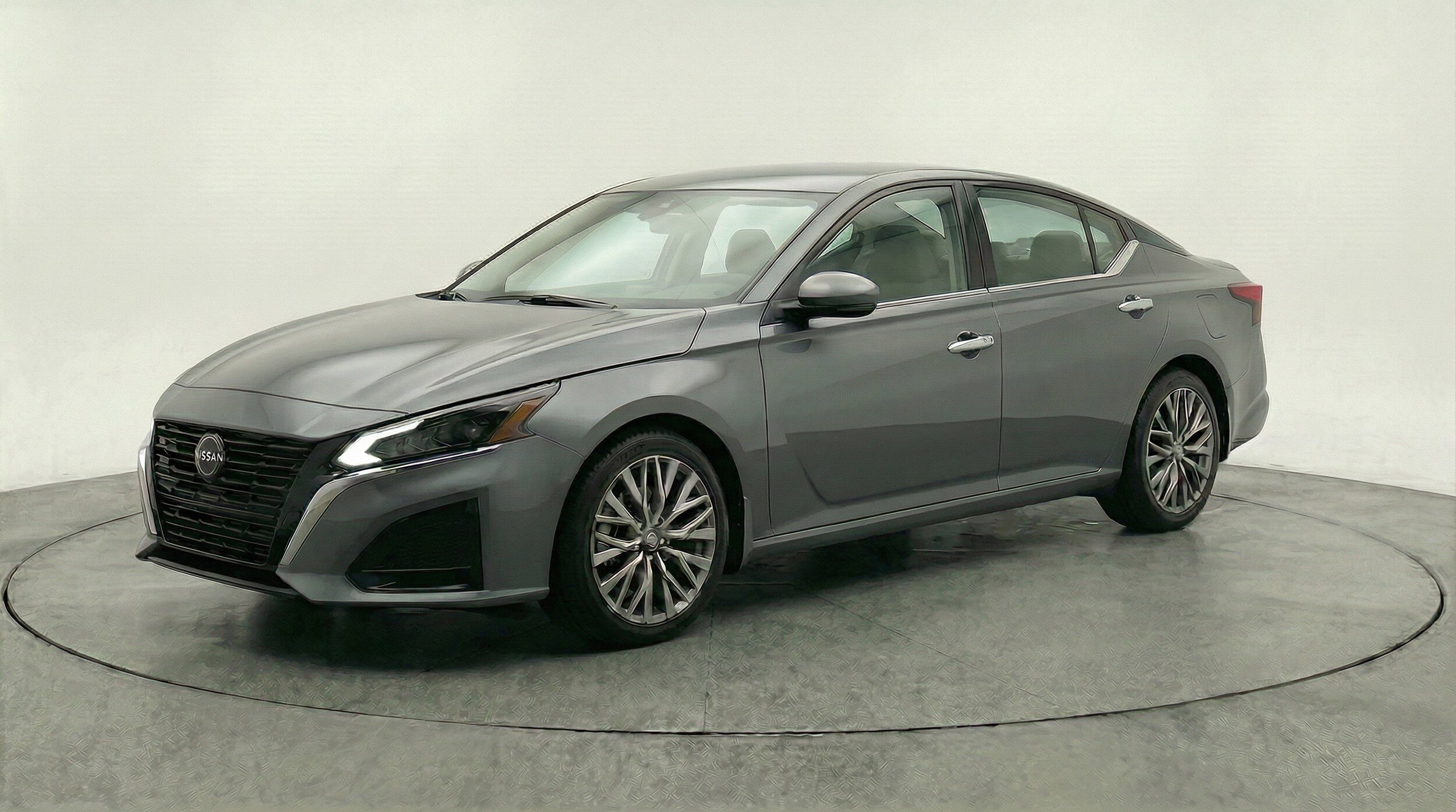 Thumbnail: 2025 Nissan Altima - 3