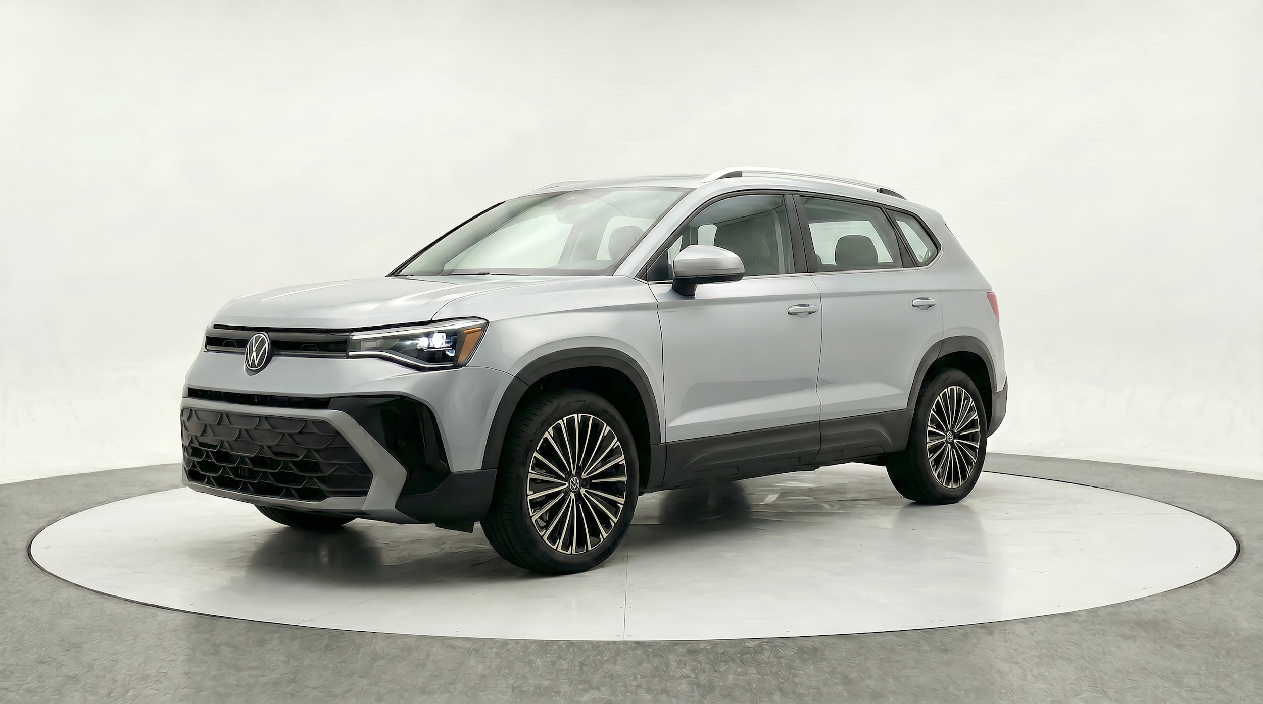 Thumbnail: 2025 Volkswagen Taos - 3