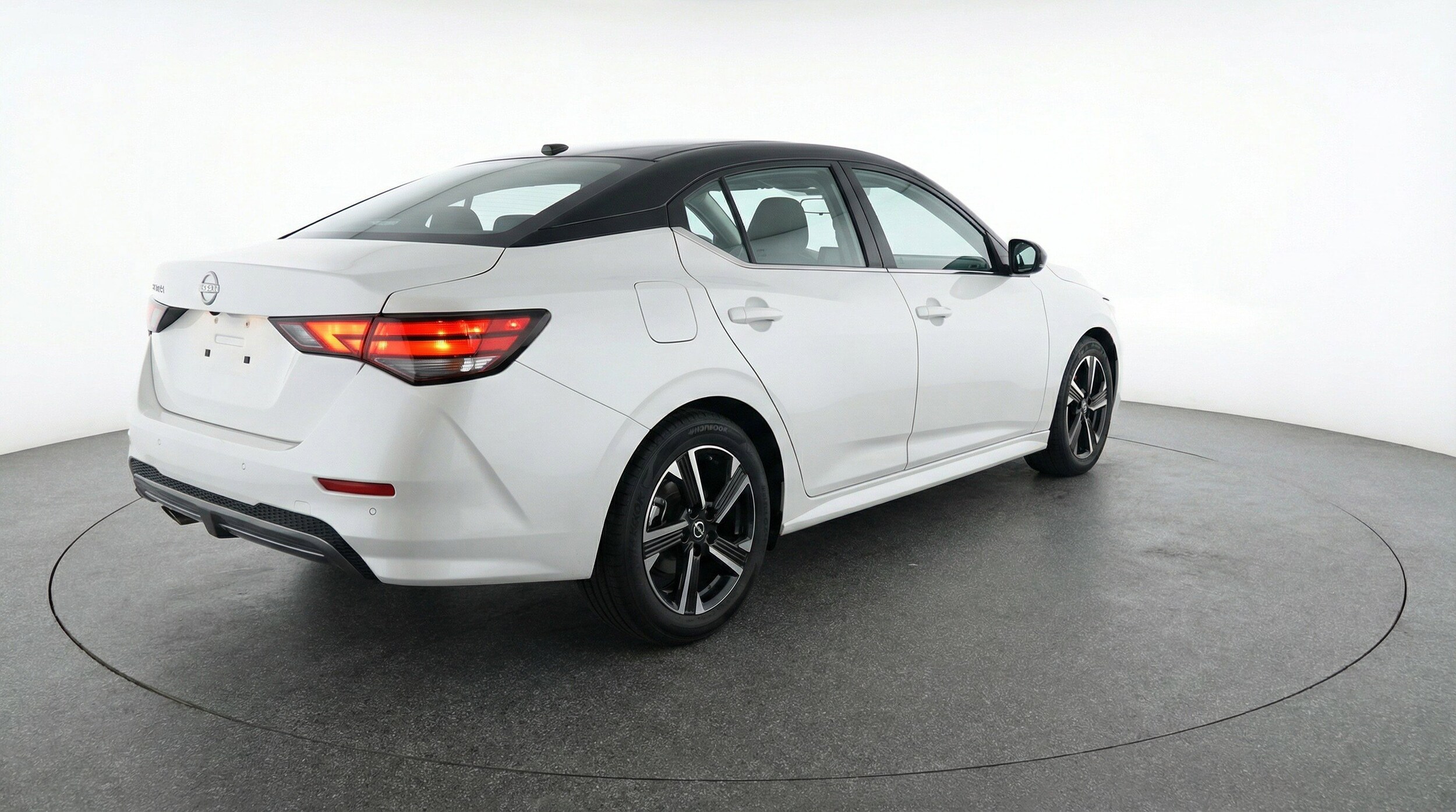 Thumbnail: 2025 Nissan Sentra - 9