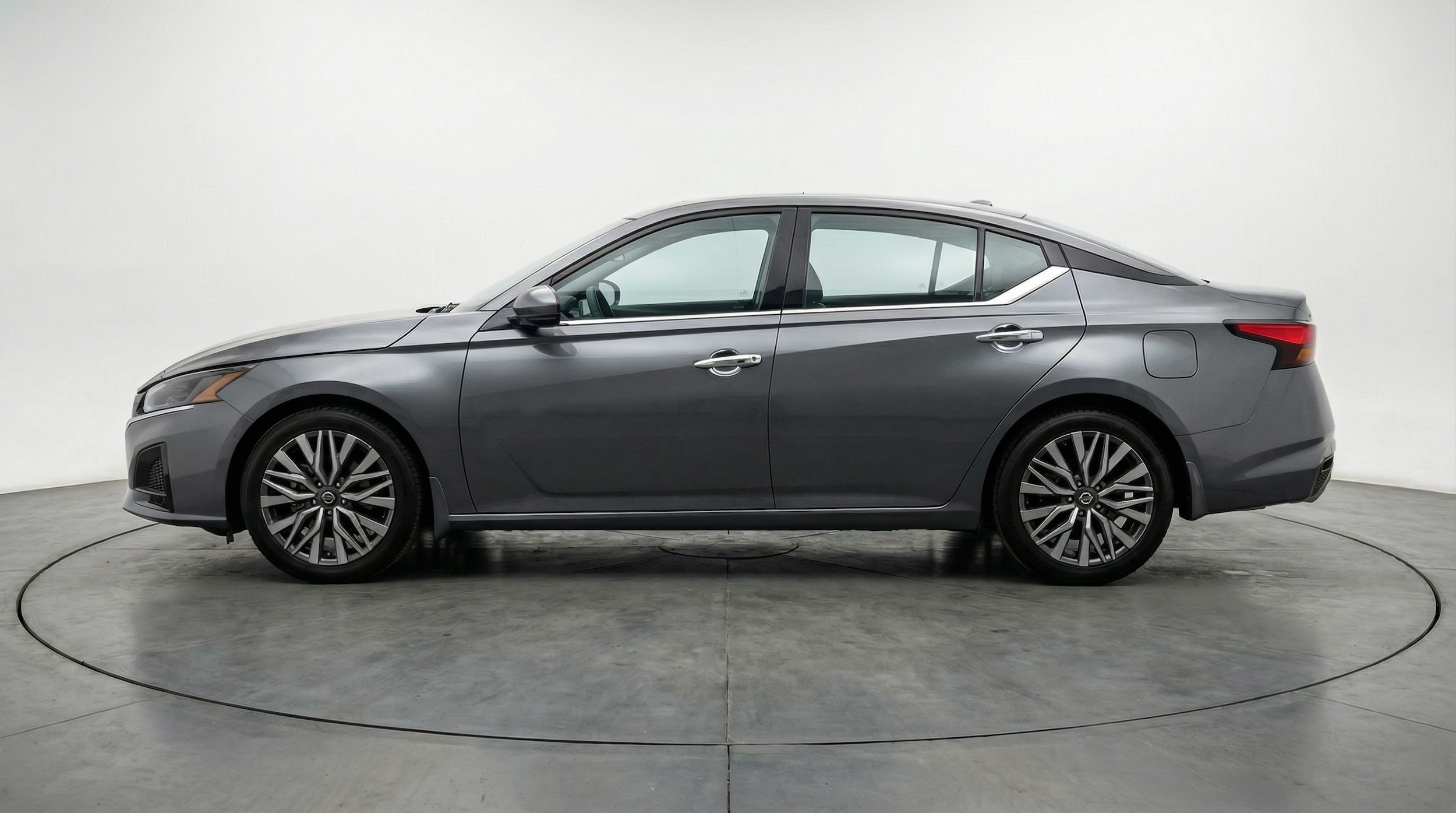 Thumbnail: 2025 Nissan Altima - 4