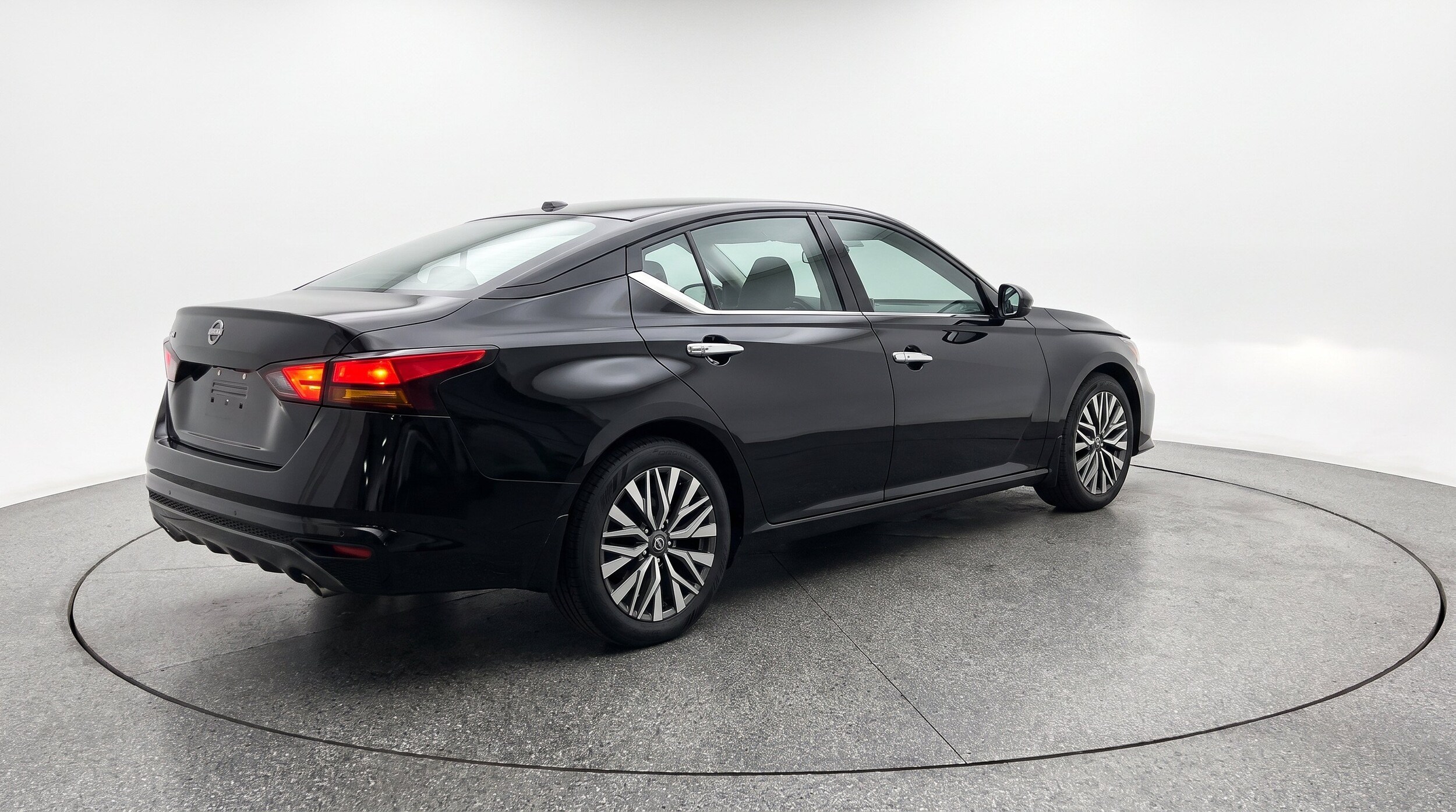 Thumbnail: 2025 Nissan Altima - 9