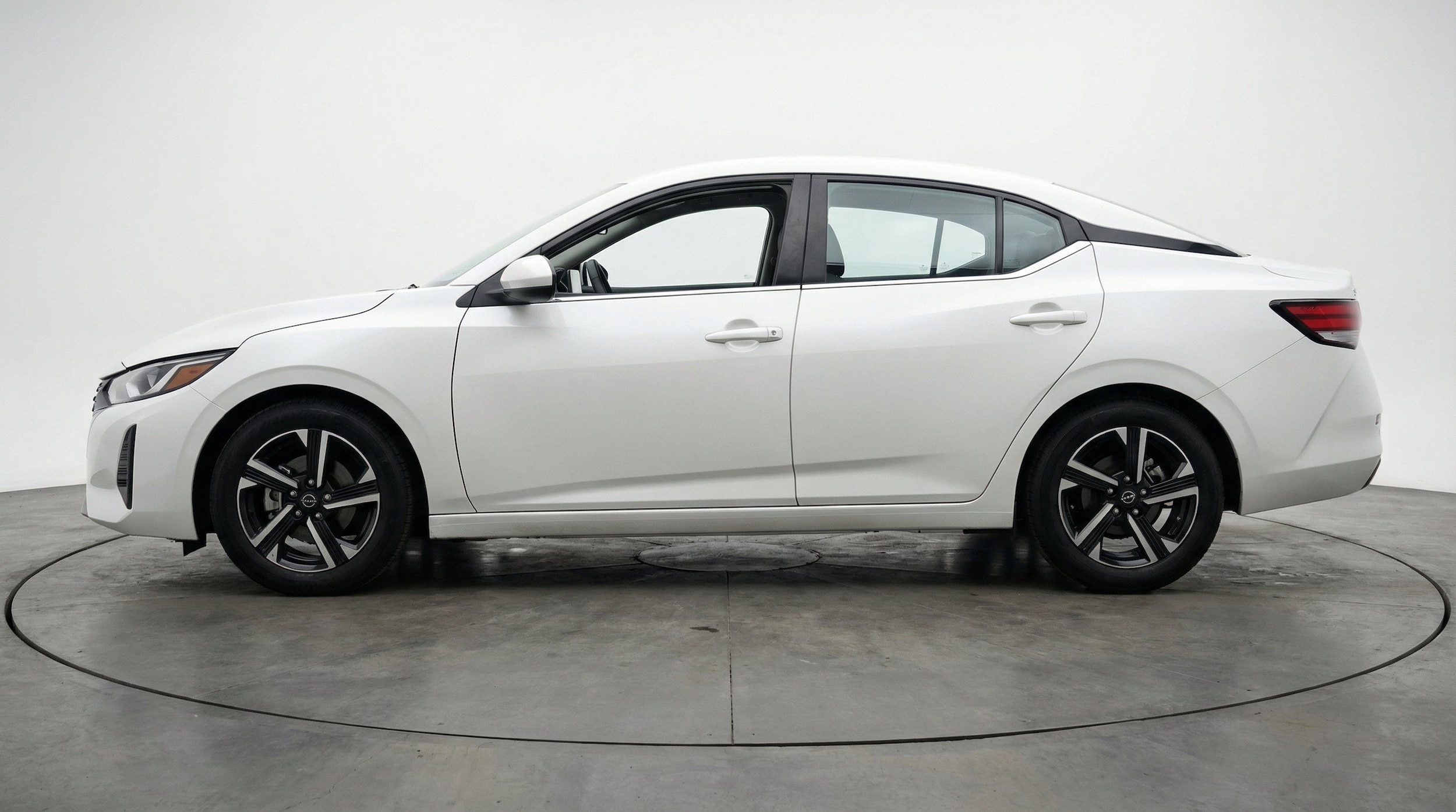 Thumbnail: 2025 Nissan Sentra - 5