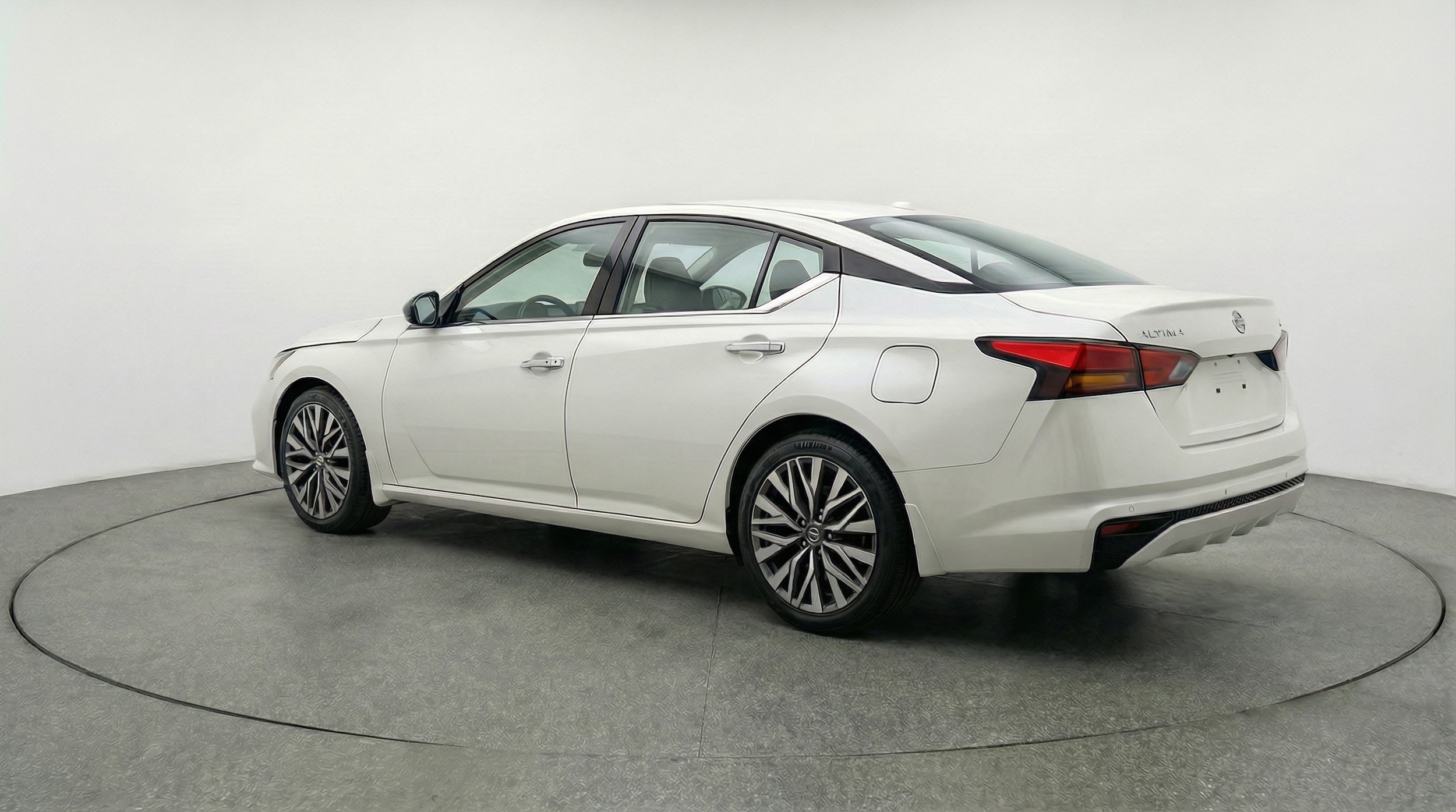 Thumbnail: 2025 Nissan Altima - 5