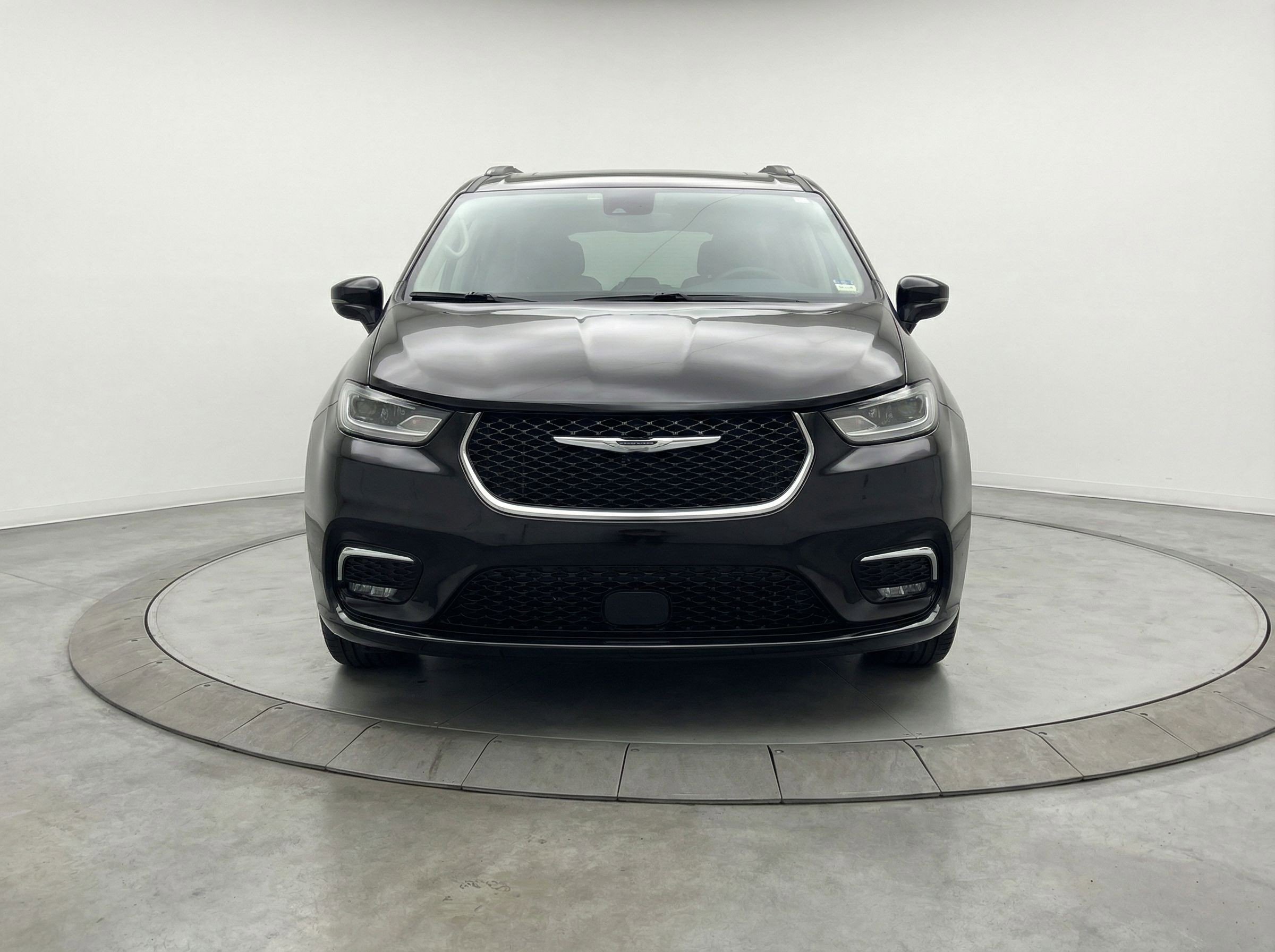 Thumbnail: 2023 Chrysler Pacifica - 2