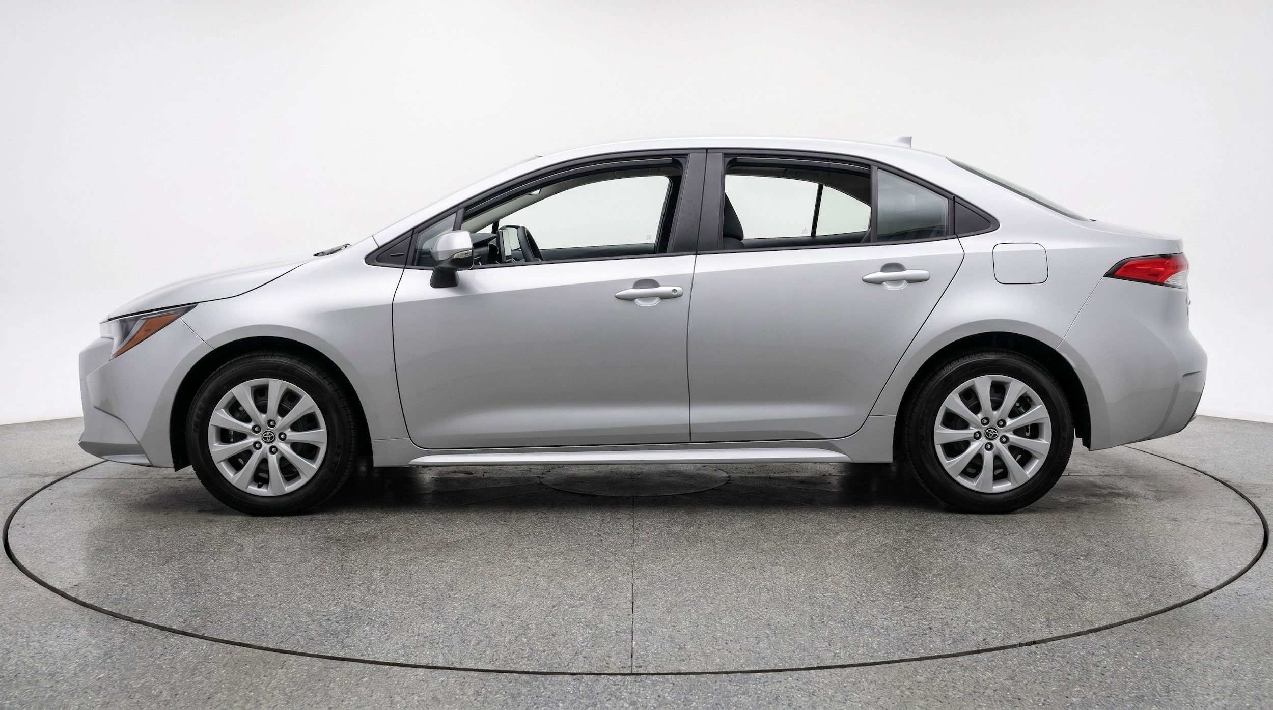 Thumbnail: 2025 Toyota Corolla - 5