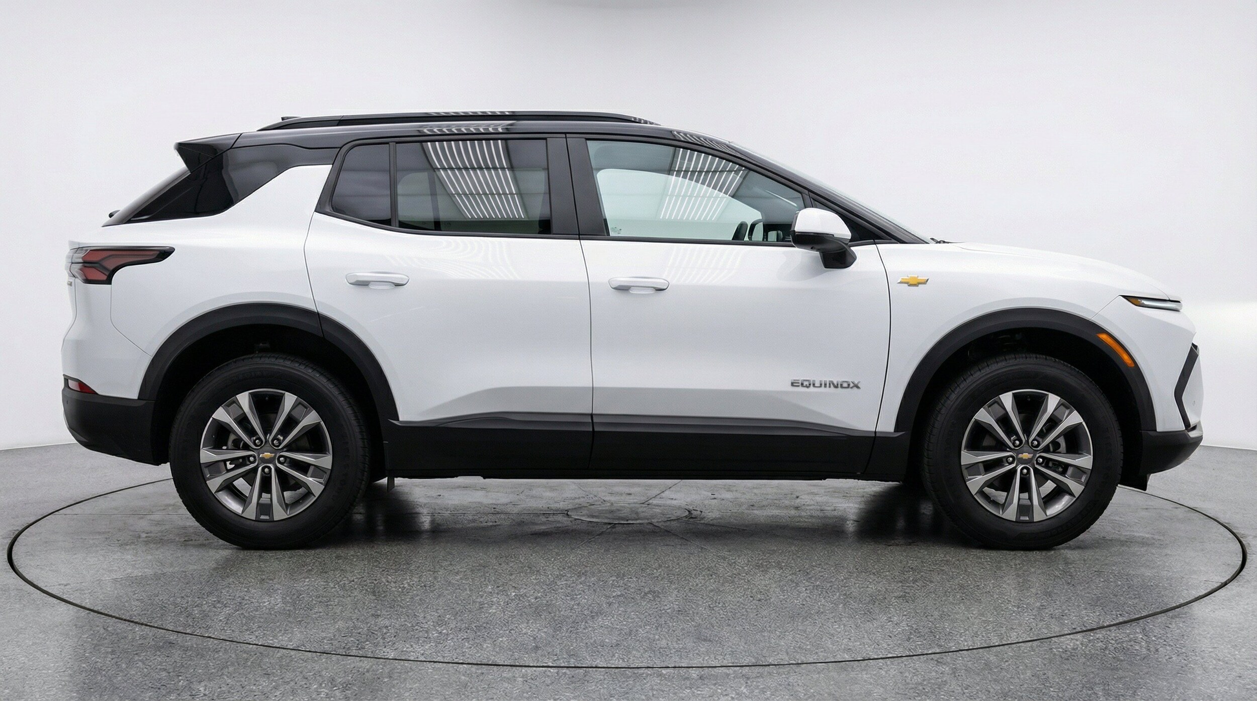 Thumbnail: 2025 Chevrolet Equinox - 10