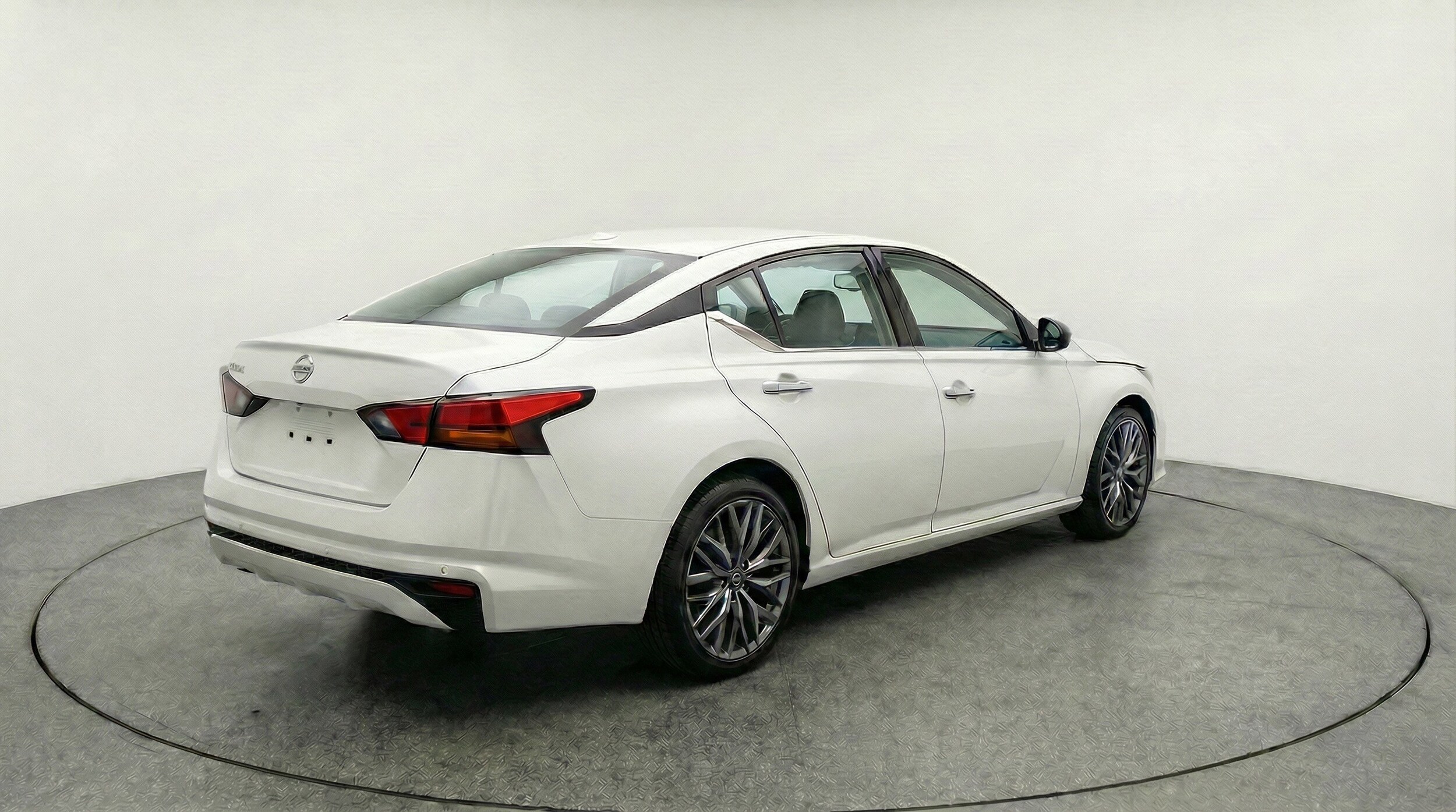 Thumbnail: 2025 Nissan Altima - 9