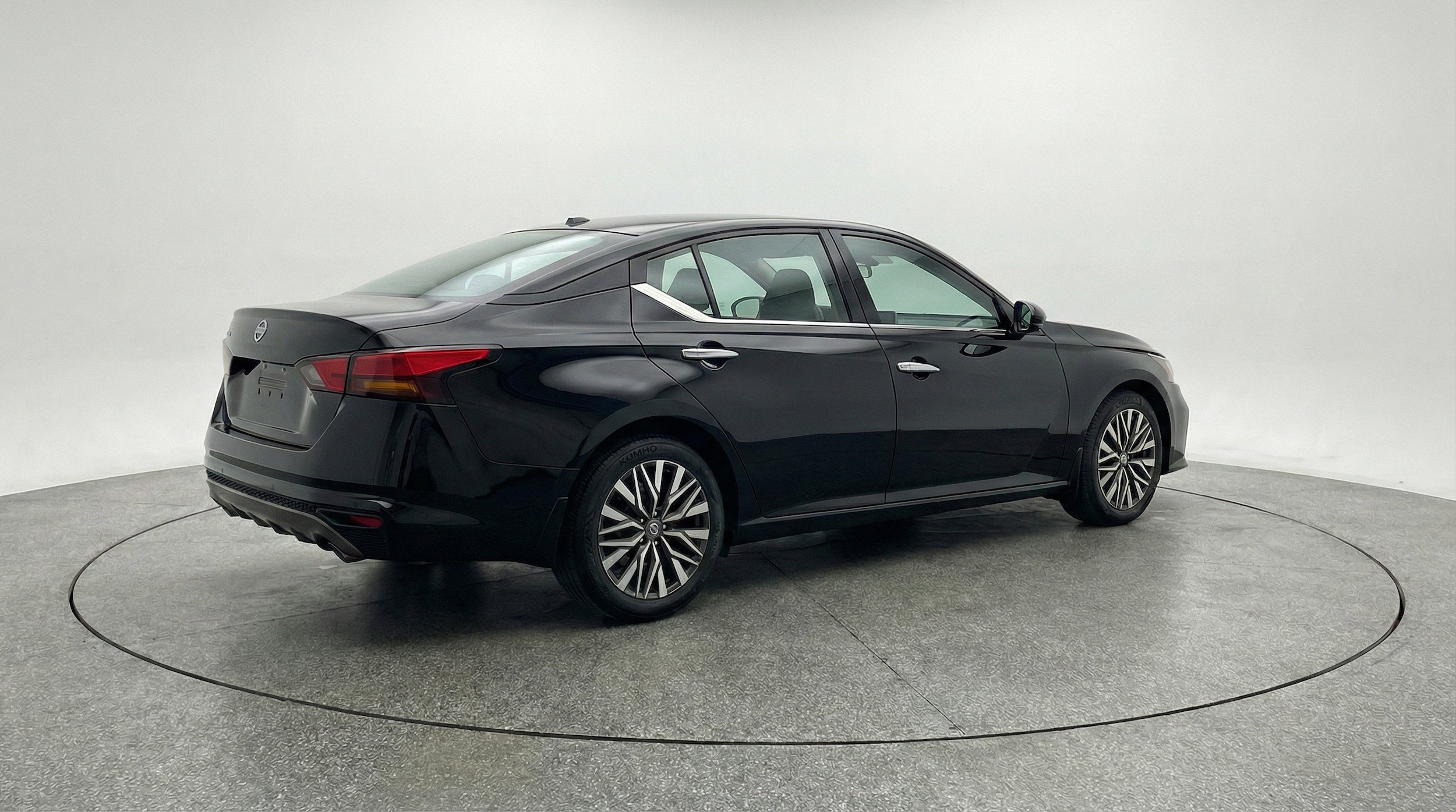 Thumbnail: 2025 Nissan Altima - 9