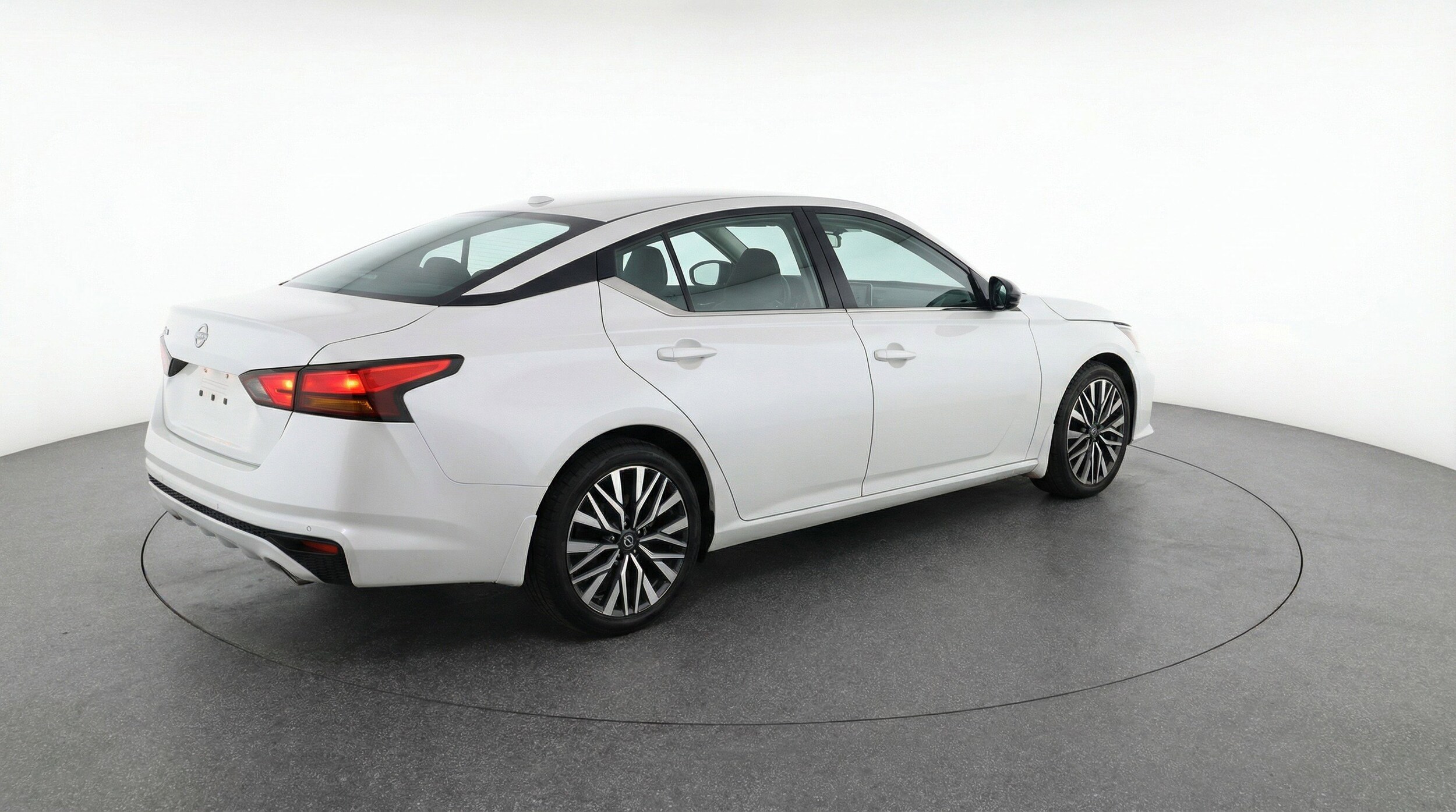 Thumbnail: 2025 Nissan Altima - 9