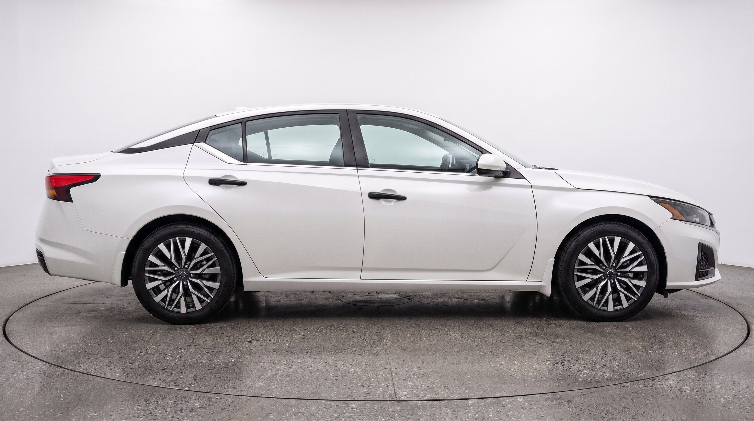 Thumbnail: 2025 Nissan Altima - 10