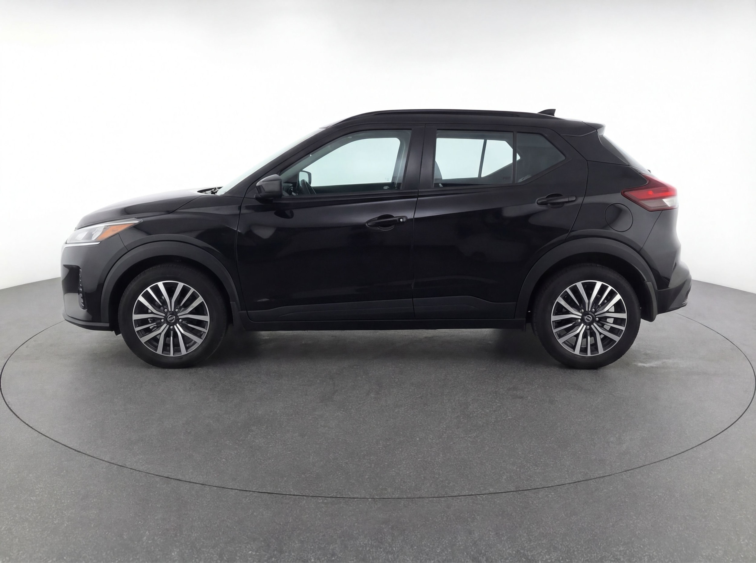 Thumbnail: 2024 Nissan Kicks - 4