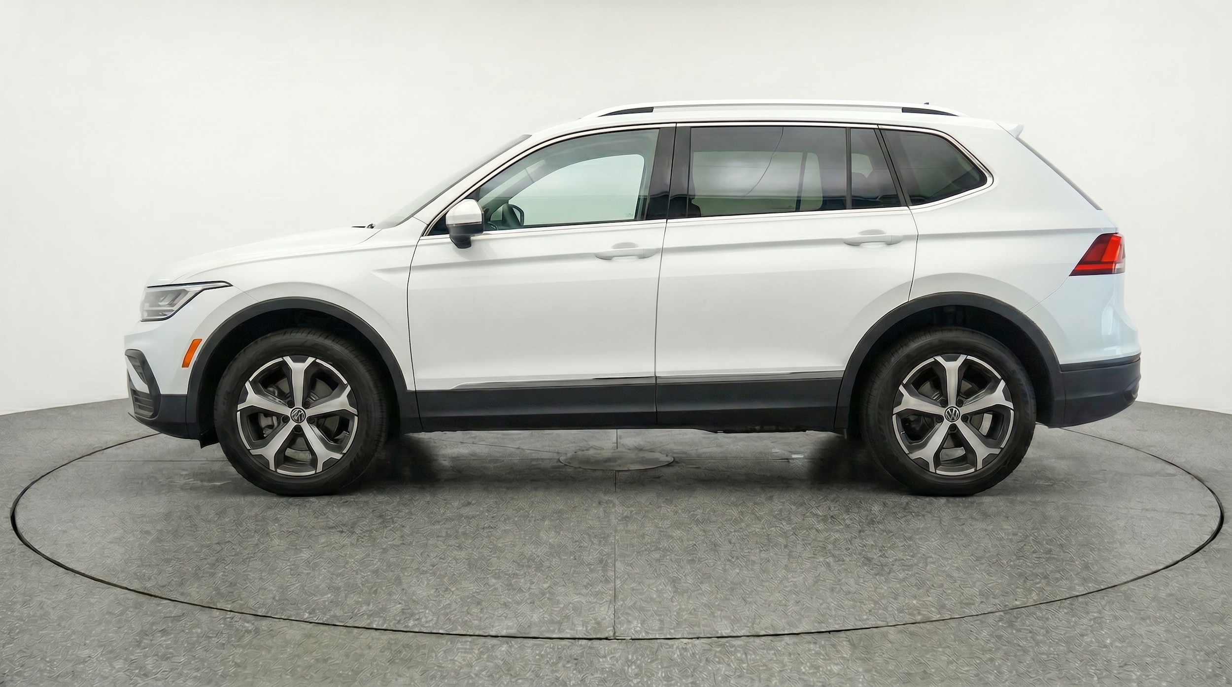 Thumbnail: 2026 Volkswagen Tiguan - 5