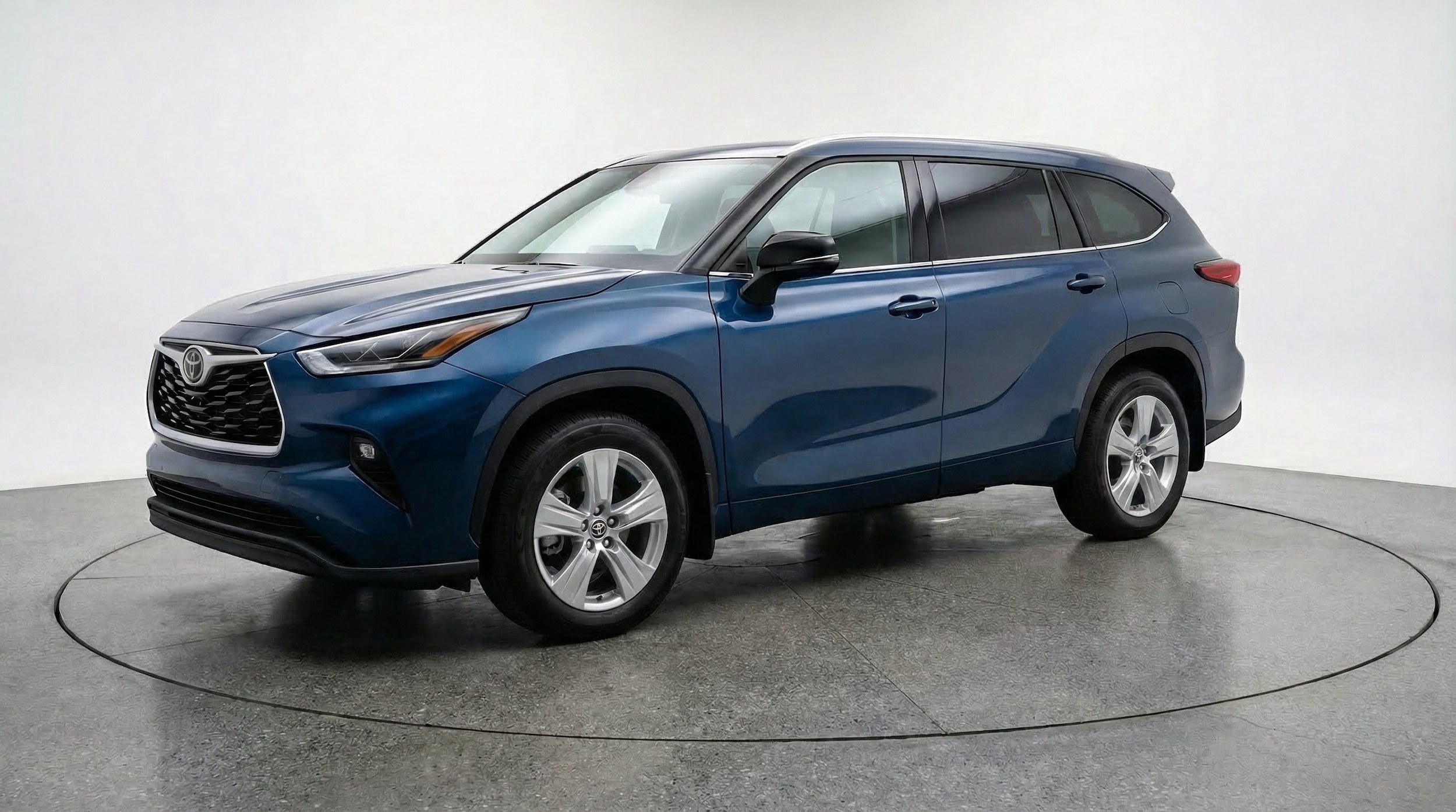 Thumbnail: 2025 Toyota Highlander - 3