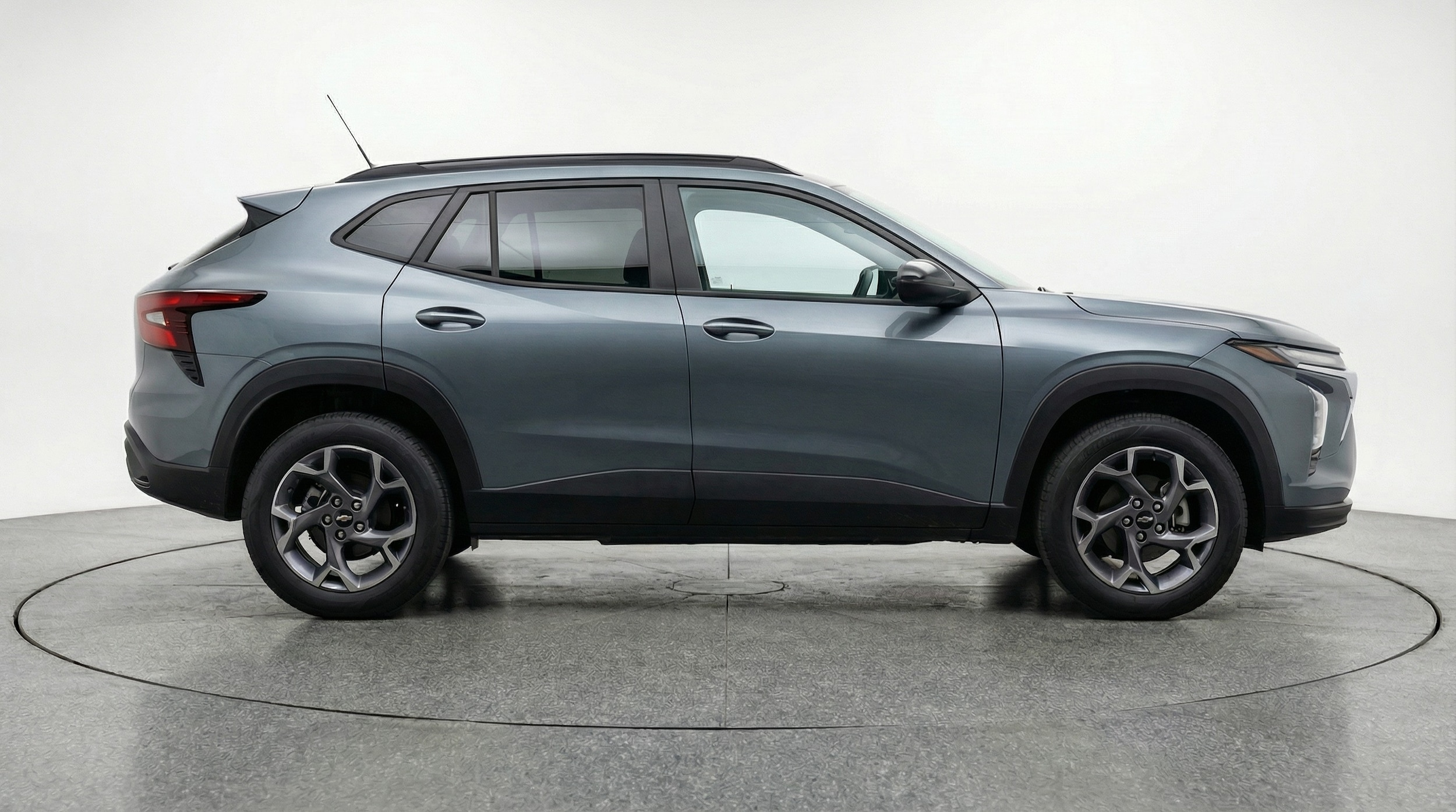 Thumbnail: 2025 Chevrolet Trax - 8