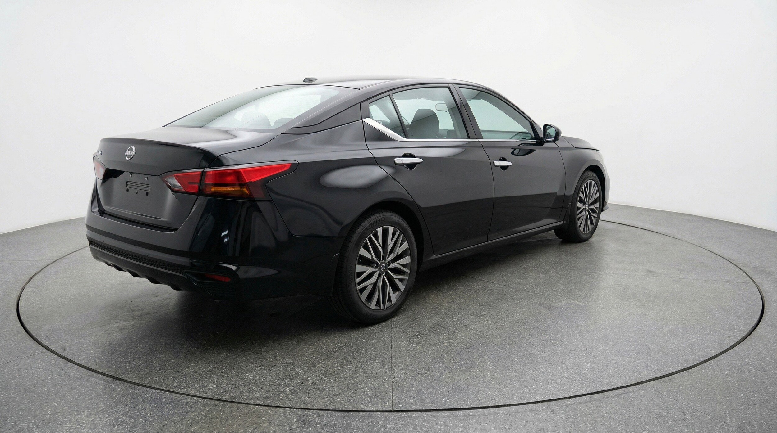 Thumbnail: 2025 Nissan Altima - 9