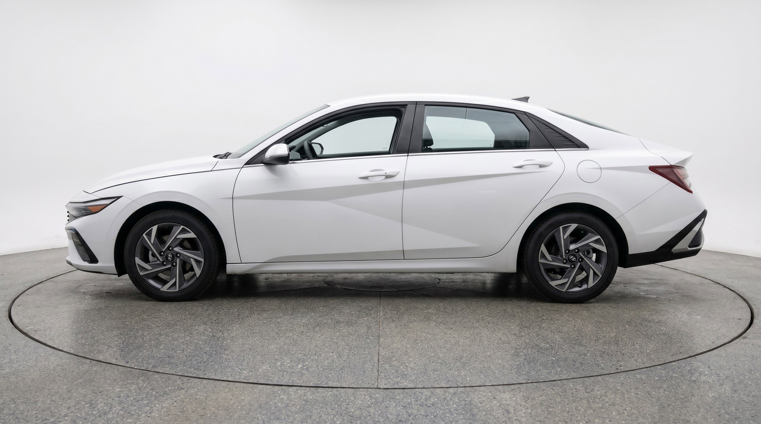 Thumbnail: 2025 Hyundai Elantra - 5