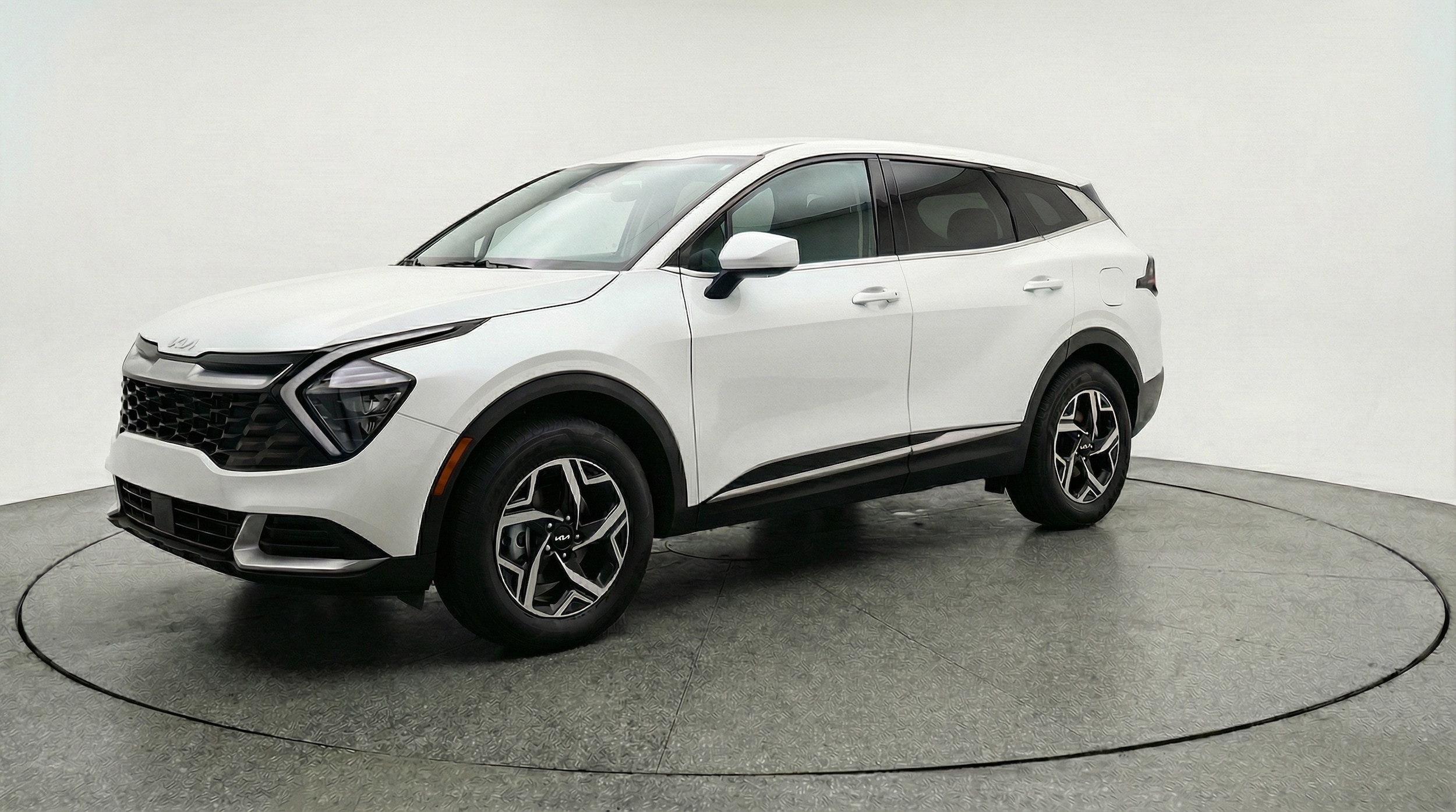 Thumbnail: 2025 Kia Sportage - 3