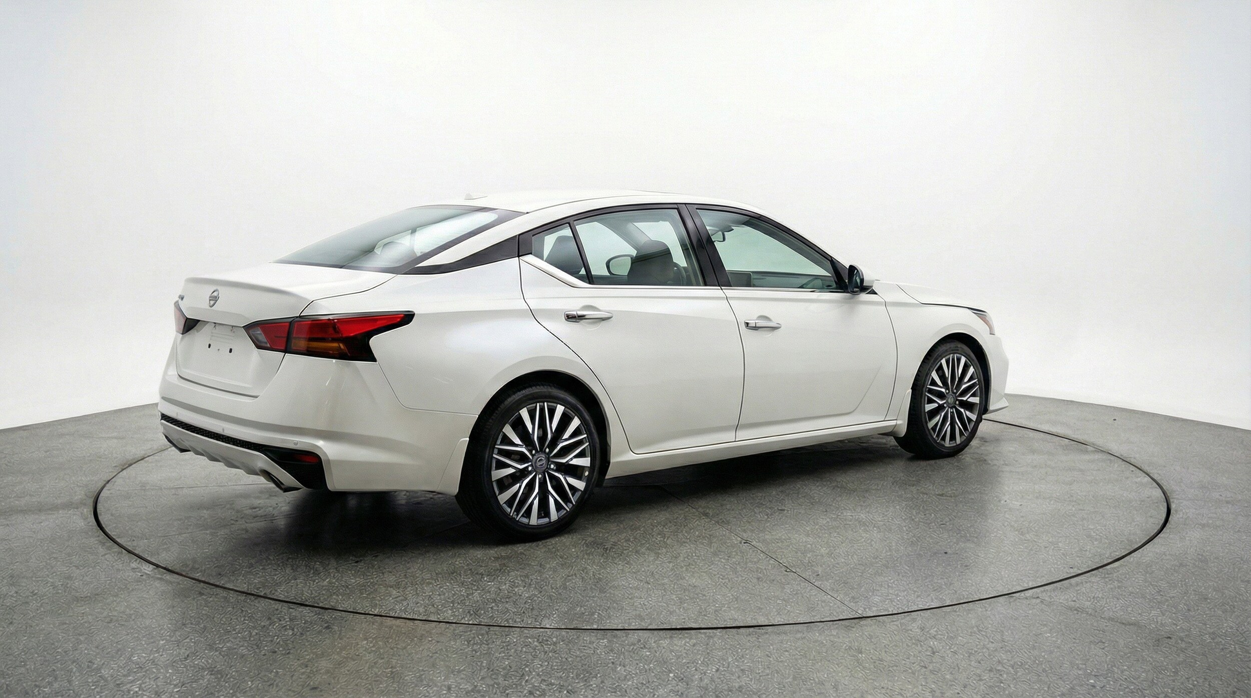 Thumbnail: 2025 Nissan Altima - 9