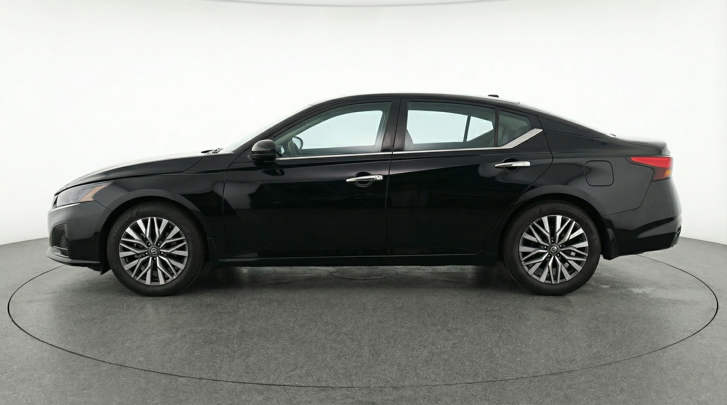 Thumbnail: 2025 Nissan Altima - 4