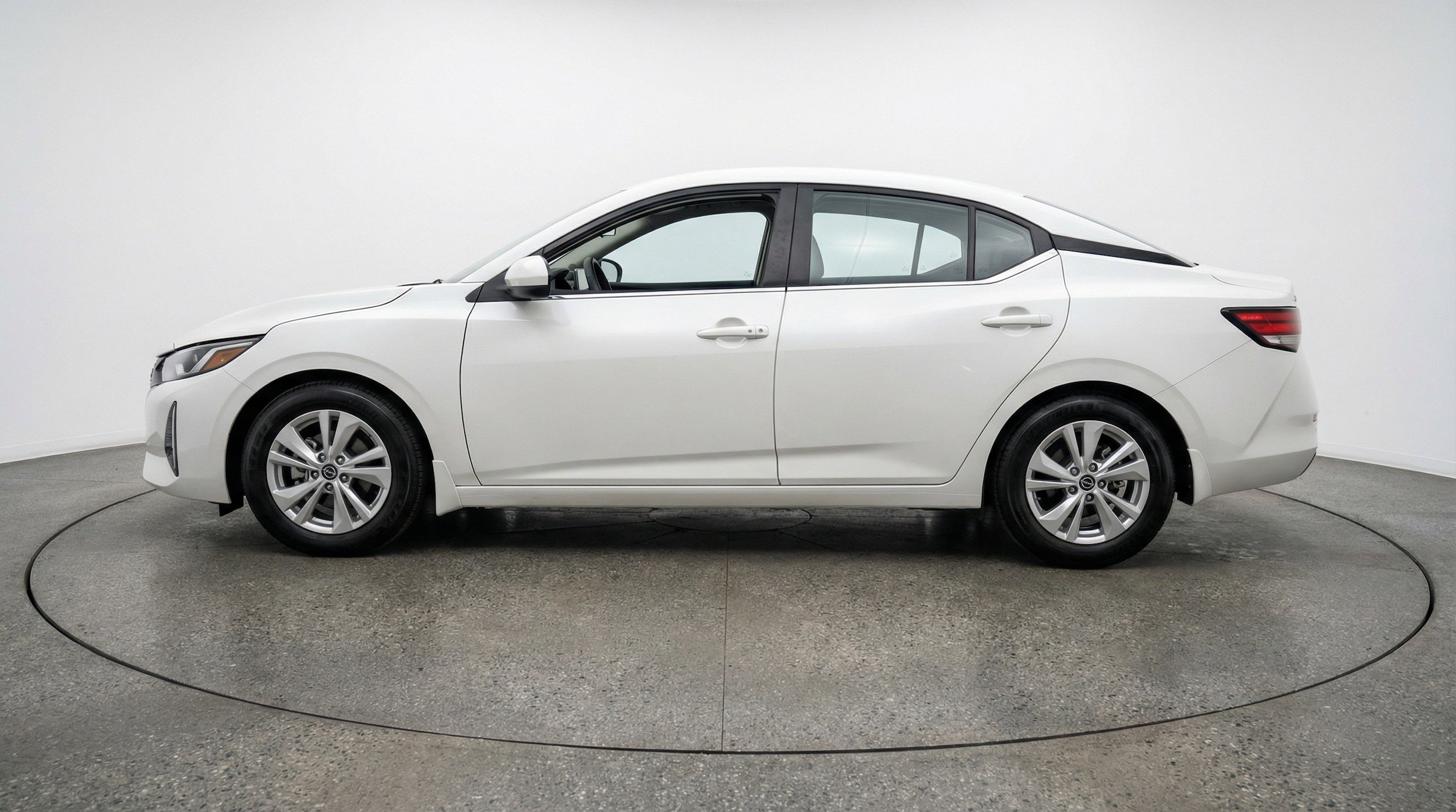 Thumbnail: 2025 Nissan Sentra - 5