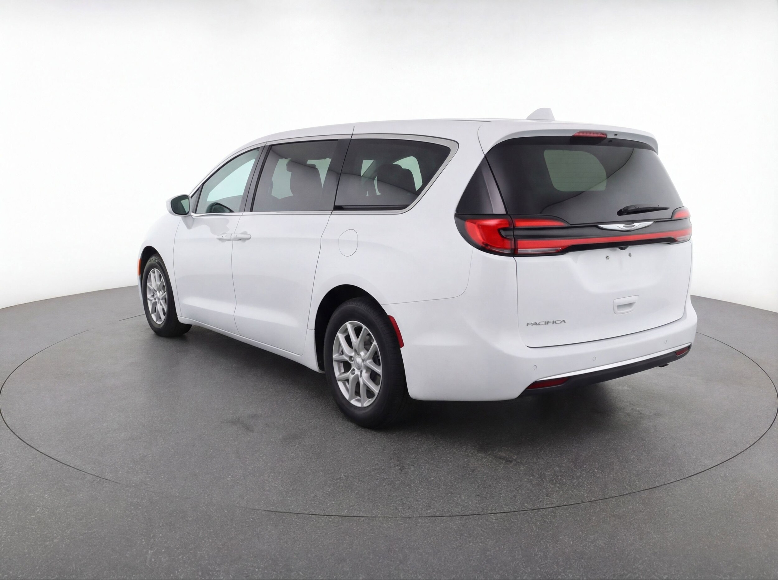 Thumbnail: 2024 Chrysler Pacifica - 6