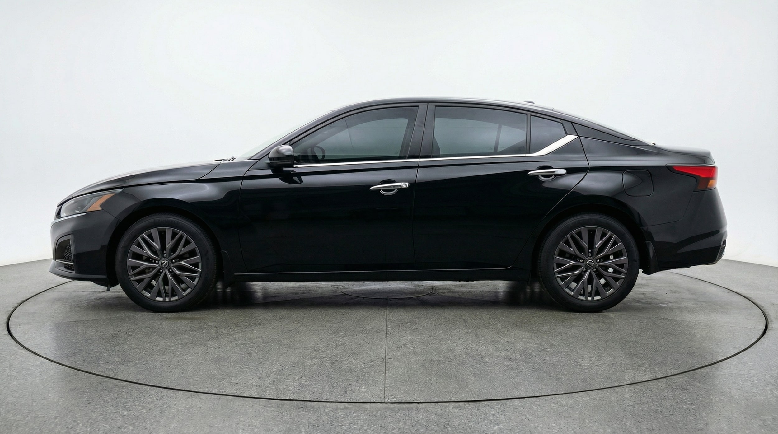 Thumbnail: 2025 Nissan Altima - 4