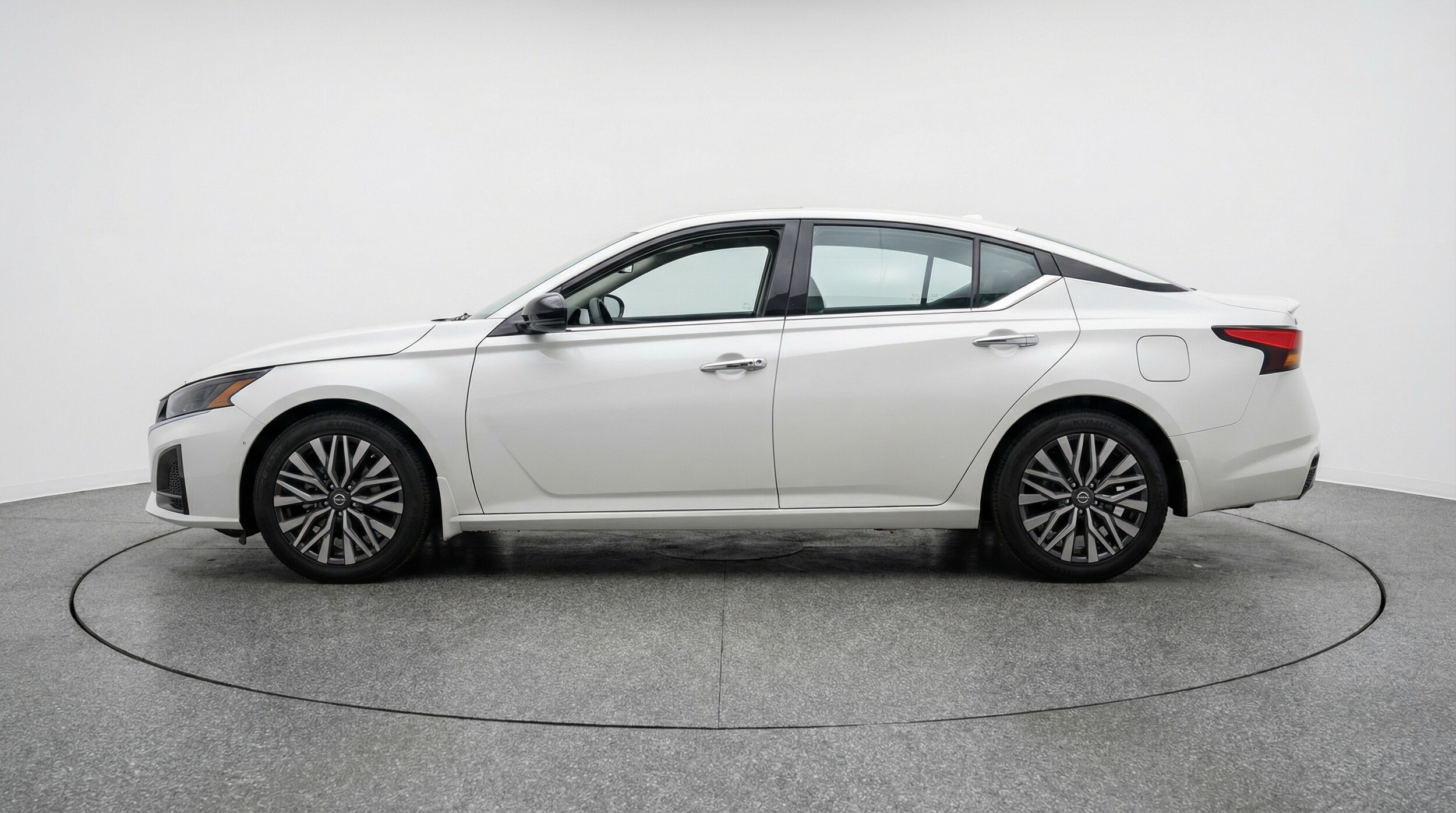 Thumbnail: 2025 Nissan Altima - 4