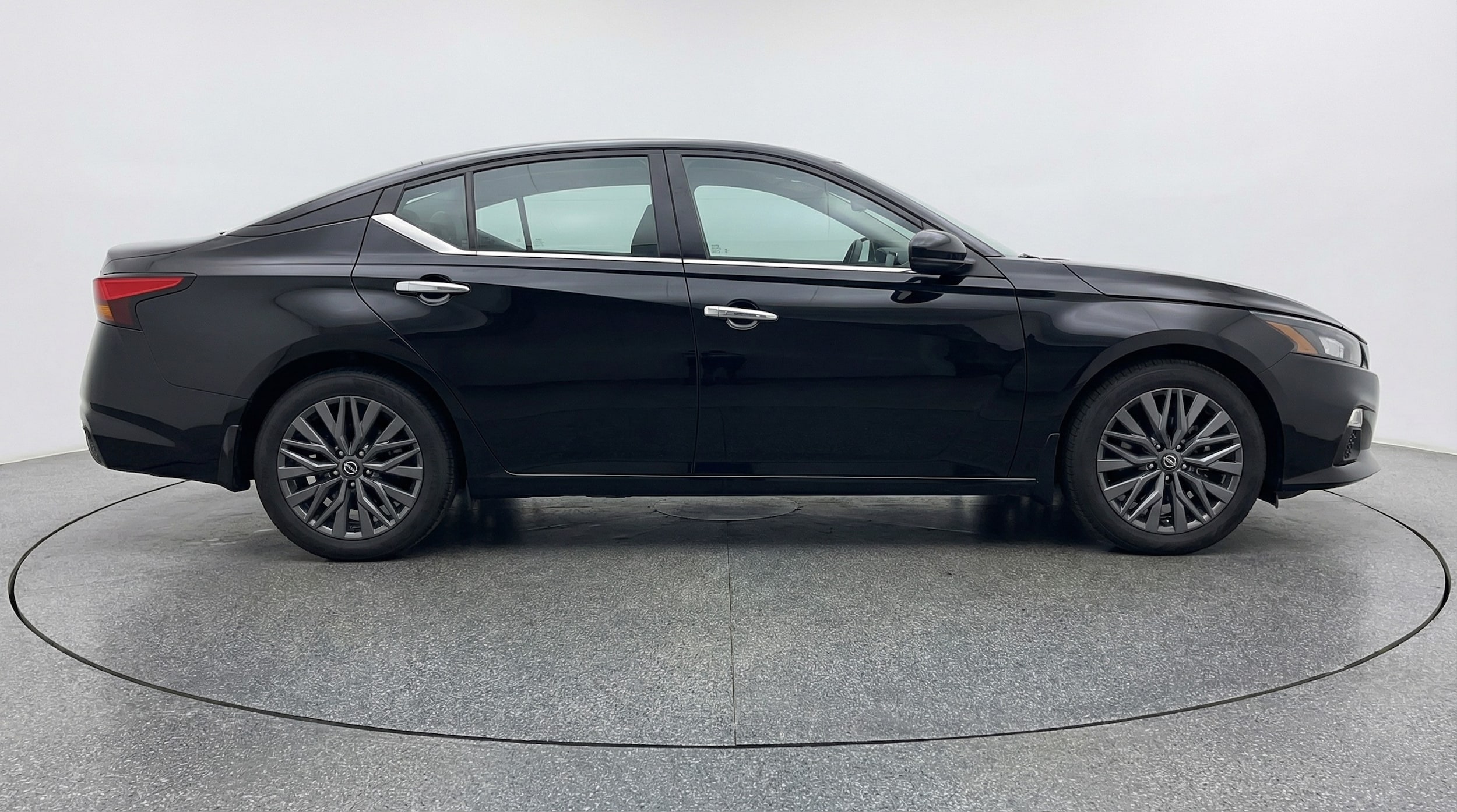 Thumbnail: 2025 Nissan Altima - 8