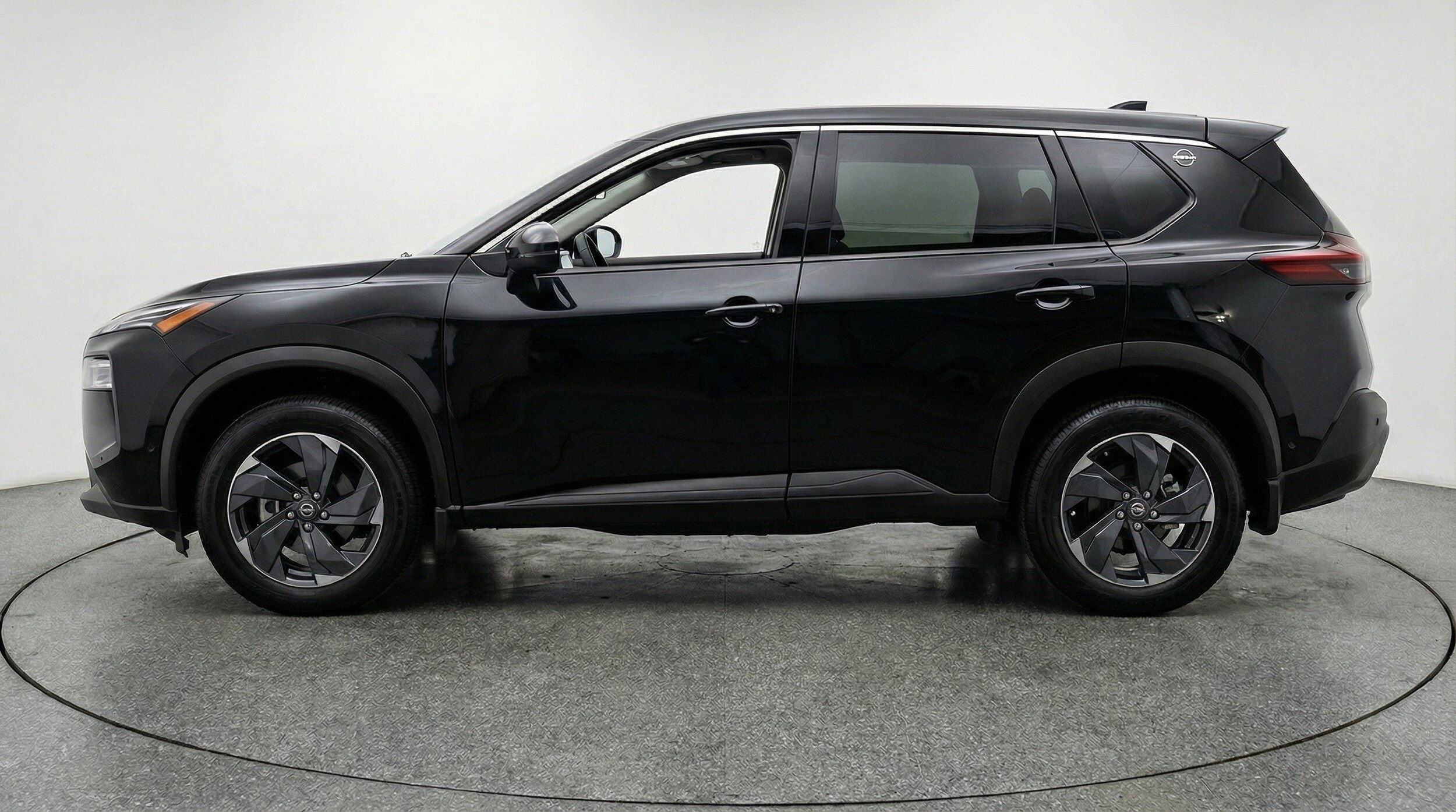 Thumbnail: 2025 Nissan Rogue - 5