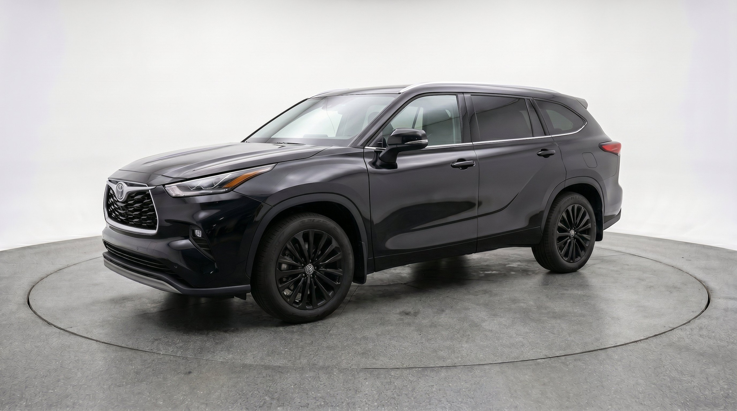 Thumbnail: 2025 Toyota Highlander - 3