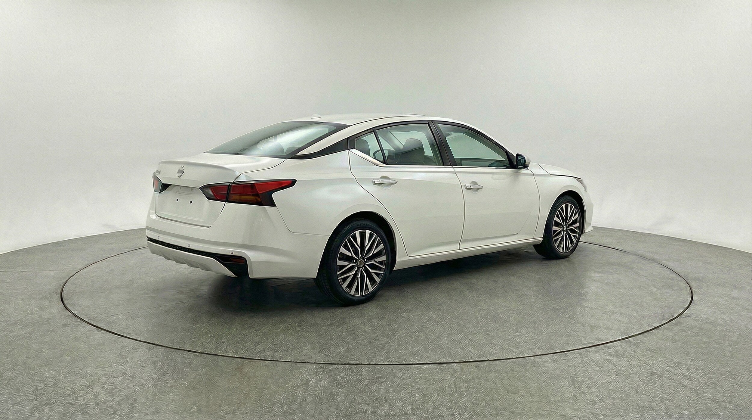 Thumbnail: 2025 Nissan Altima - 9