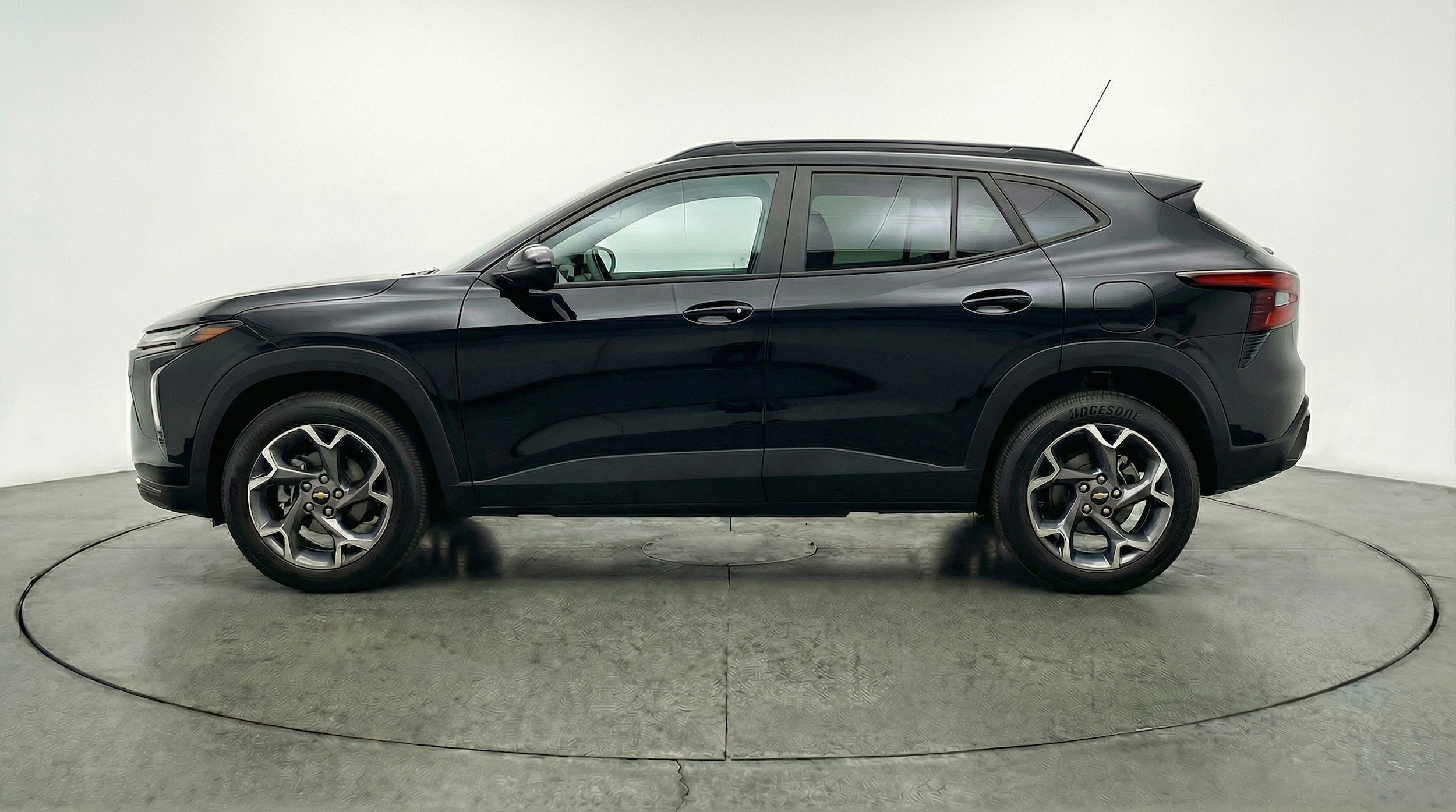 Thumbnail: 2025 Chevrolet Trax - 5