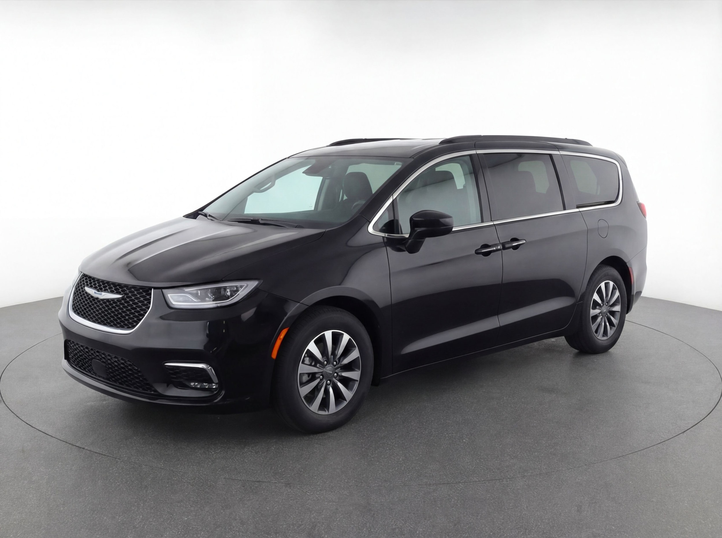 Thumbnail: 2023 Chrysler Pacifica - 3