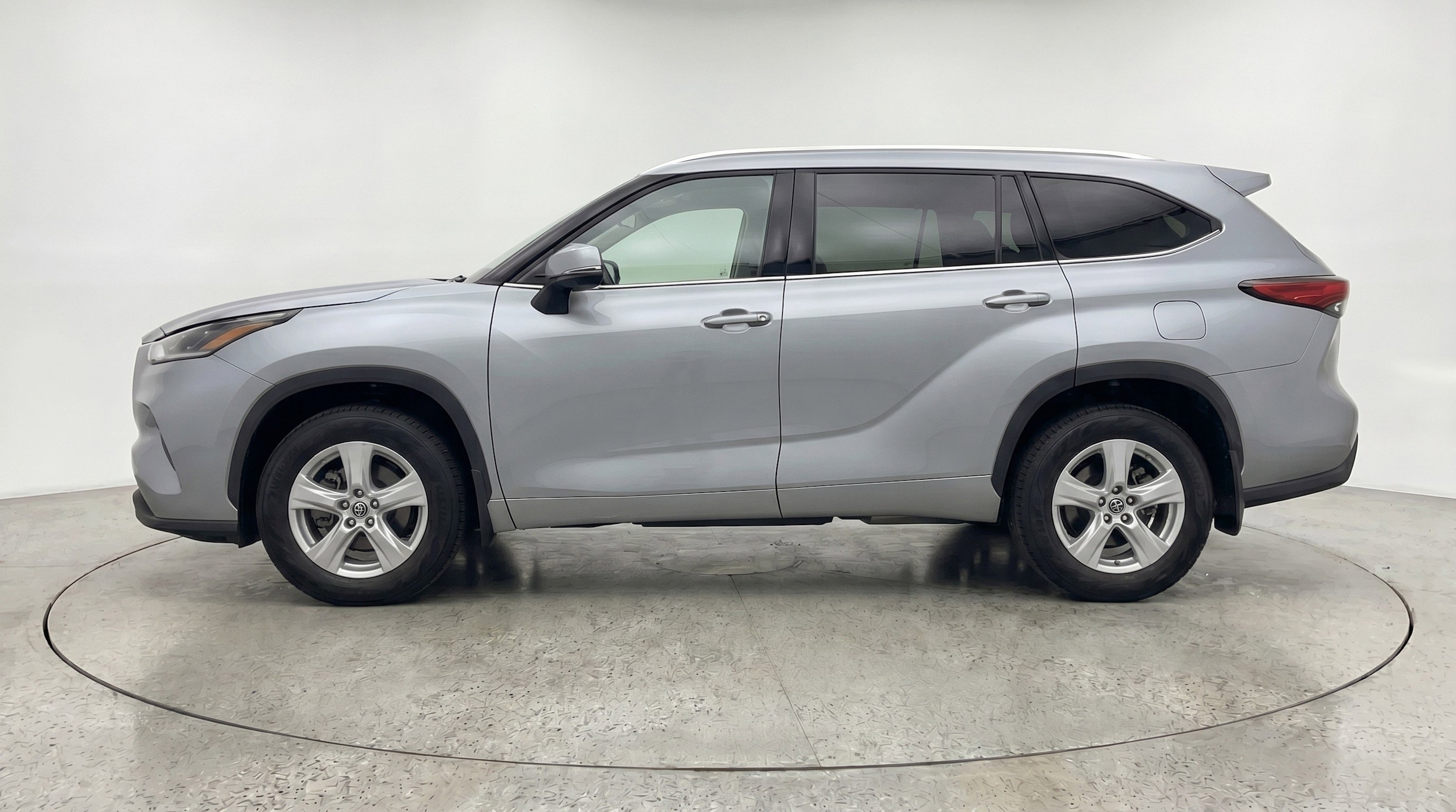 Thumbnail: 2025 Toyota Highlander - 5