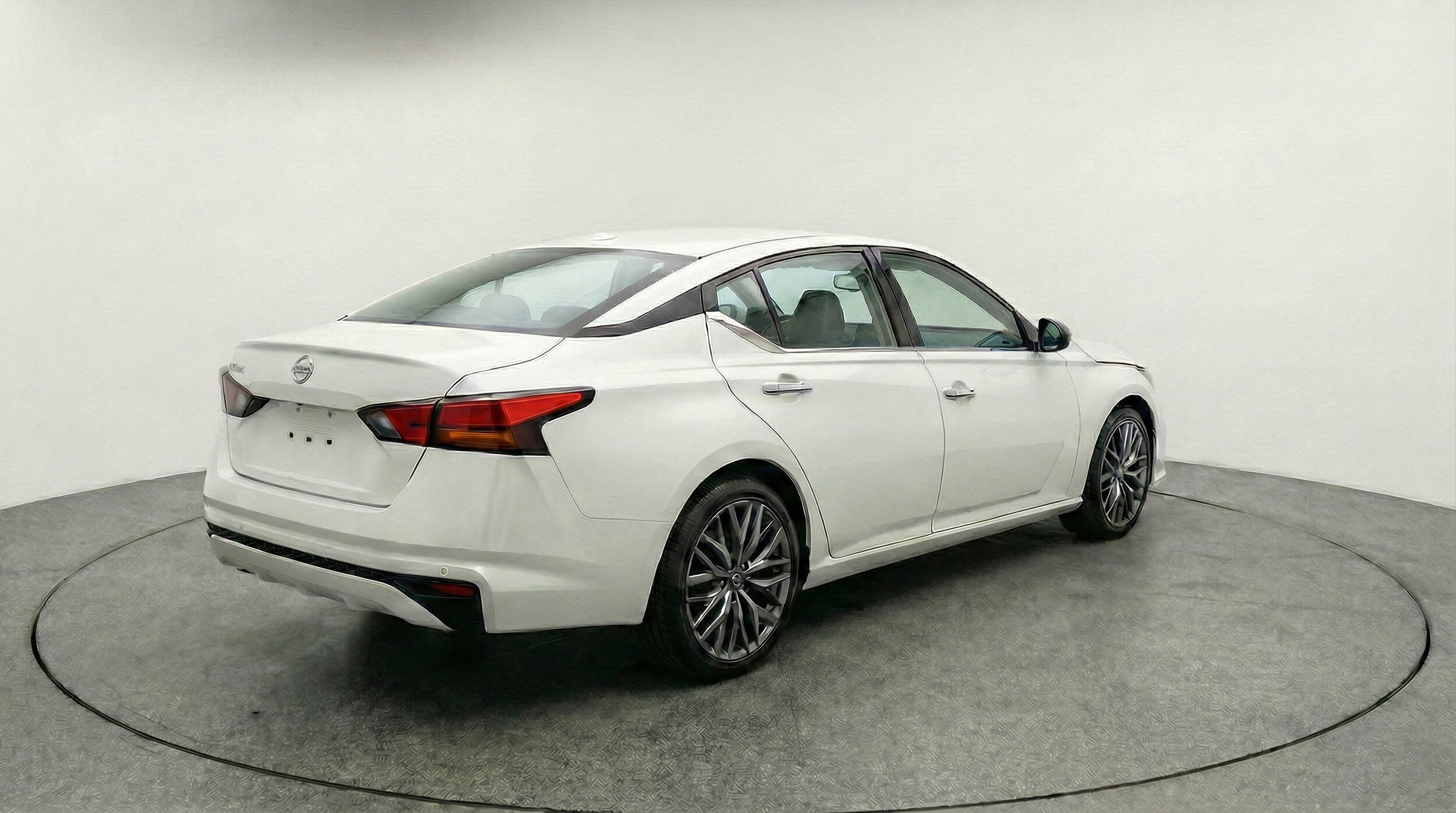 Thumbnail: 2025 Nissan Altima - 9