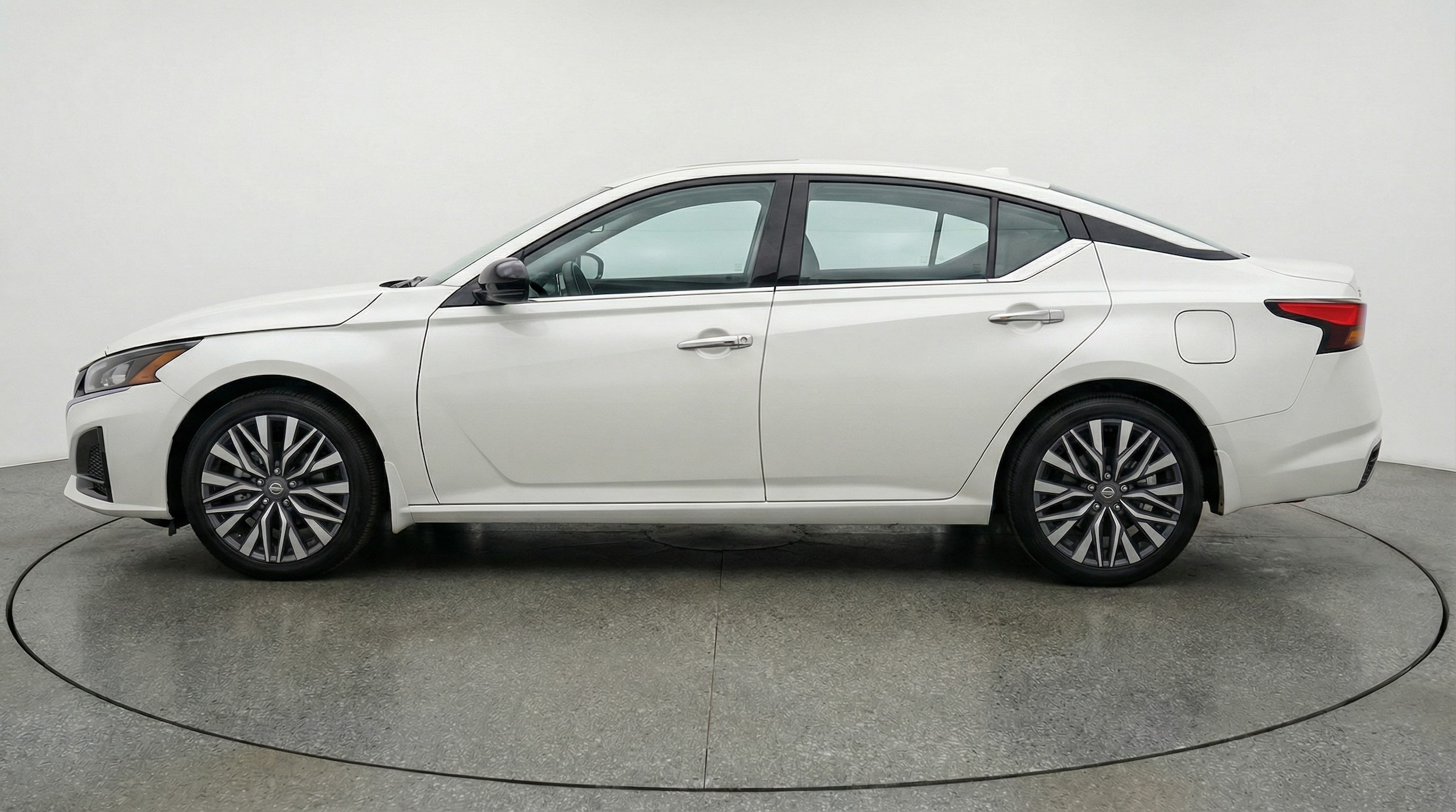 Thumbnail: 2025 Nissan Altima - 4