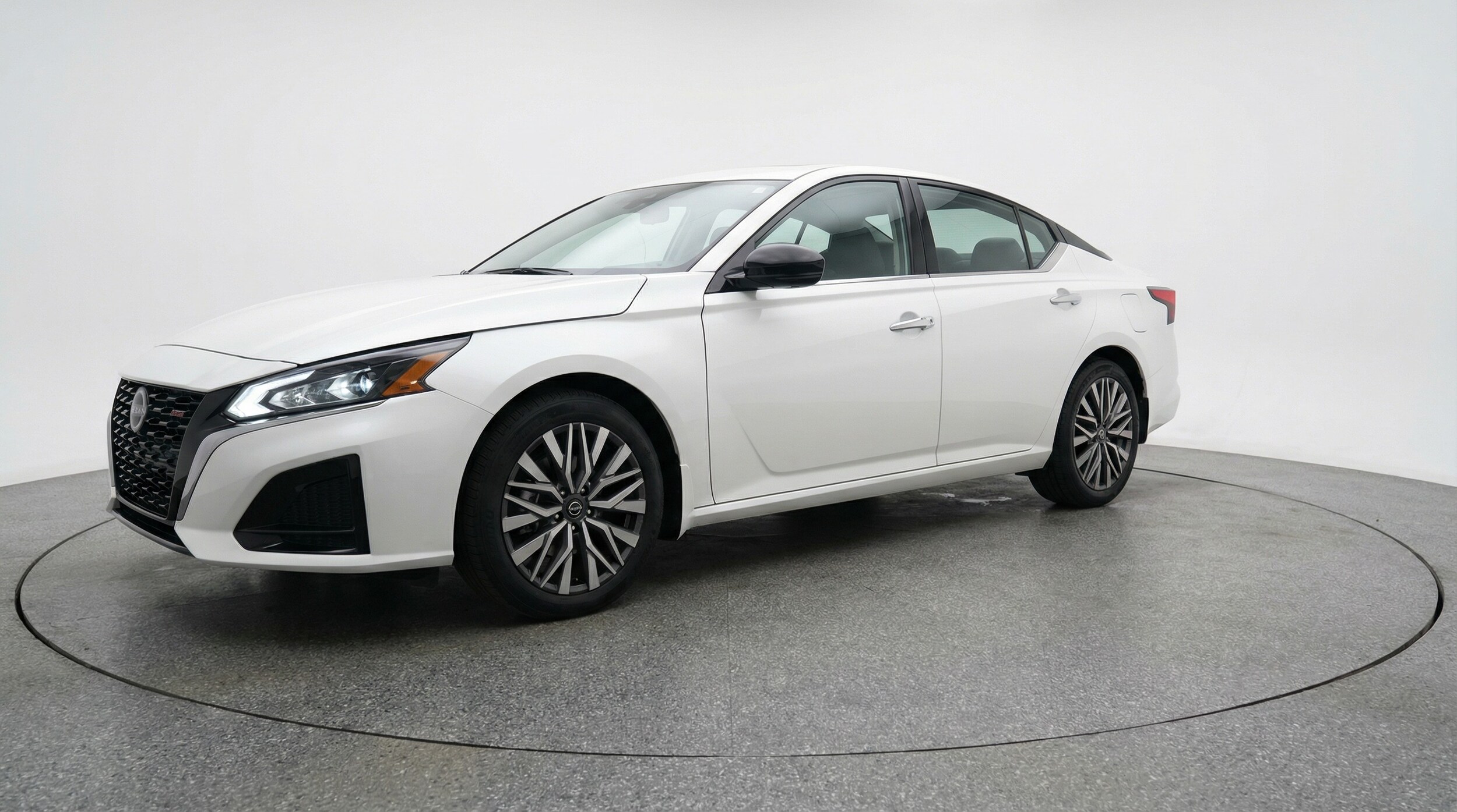 Thumbnail: 2025 Nissan Altima - 3