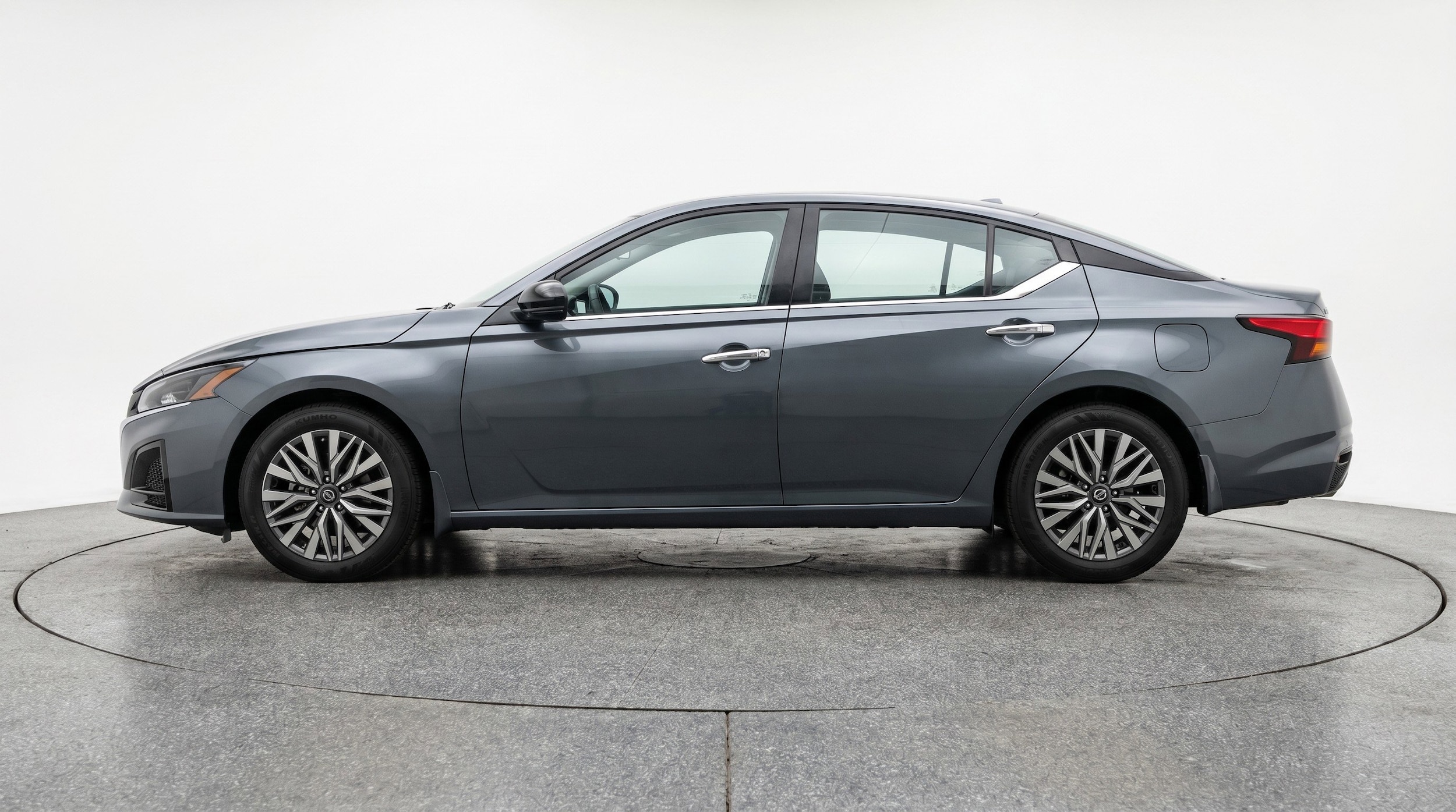 Thumbnail: 2025 Nissan Altima - 5
