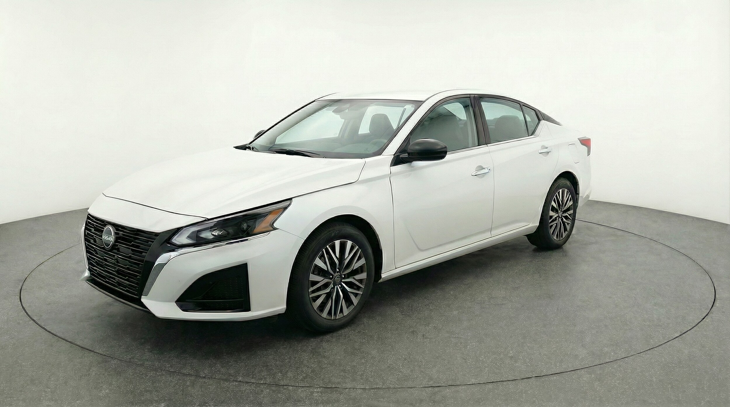 Thumbnail: 2025 Nissan Altima - 3